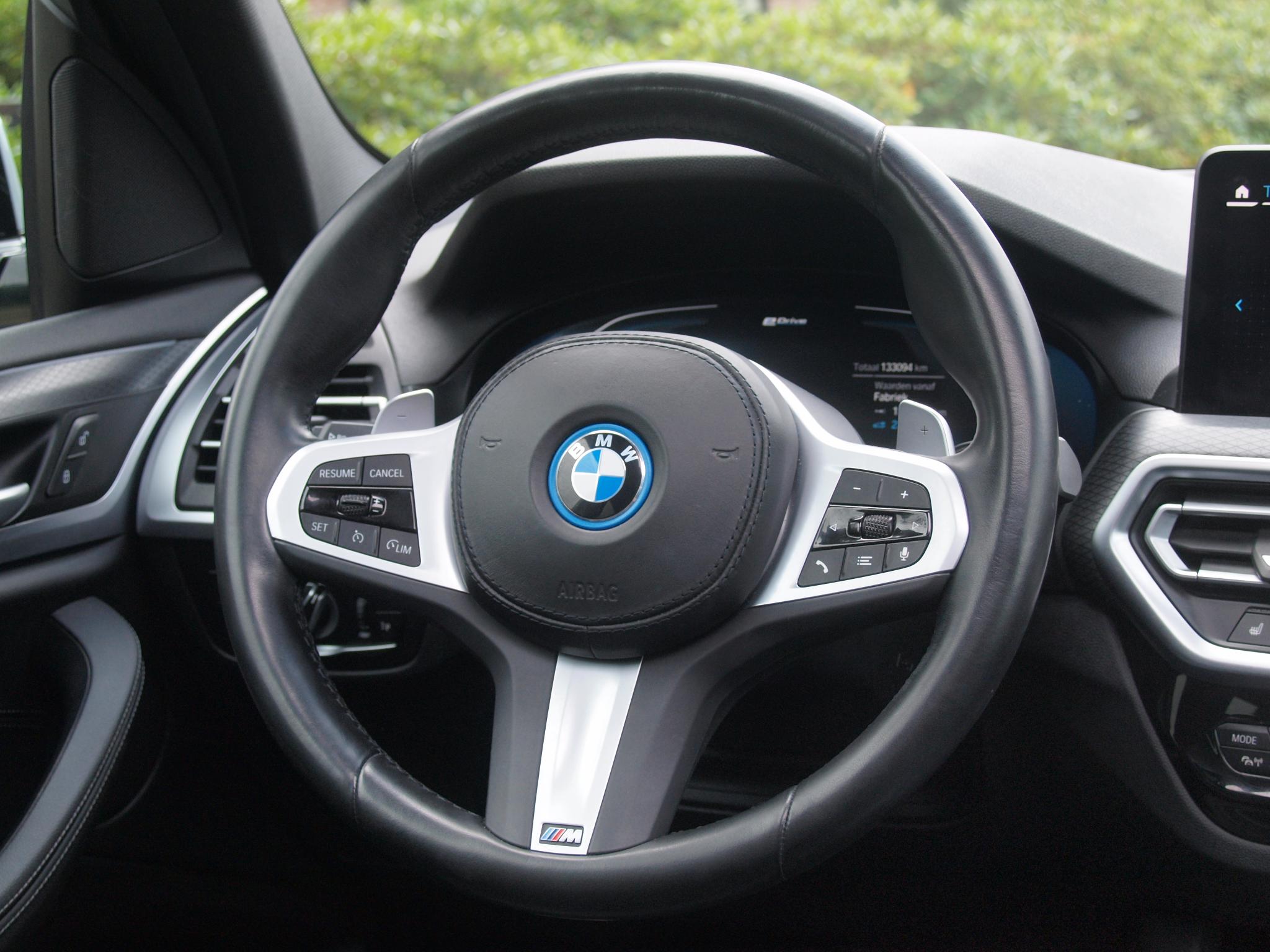 Foto van BMW X3 Xdrive30e
