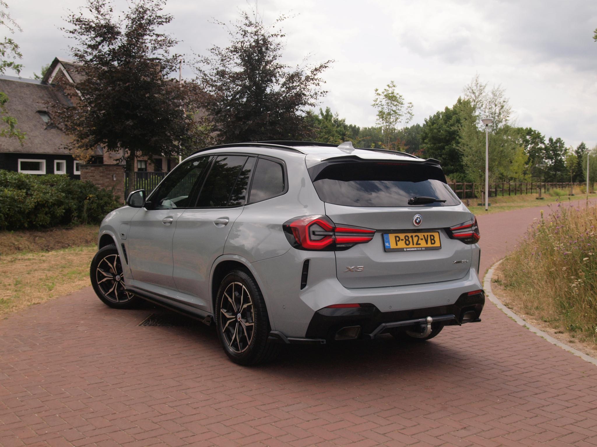 Foto van BMW X3 Xdrive30e