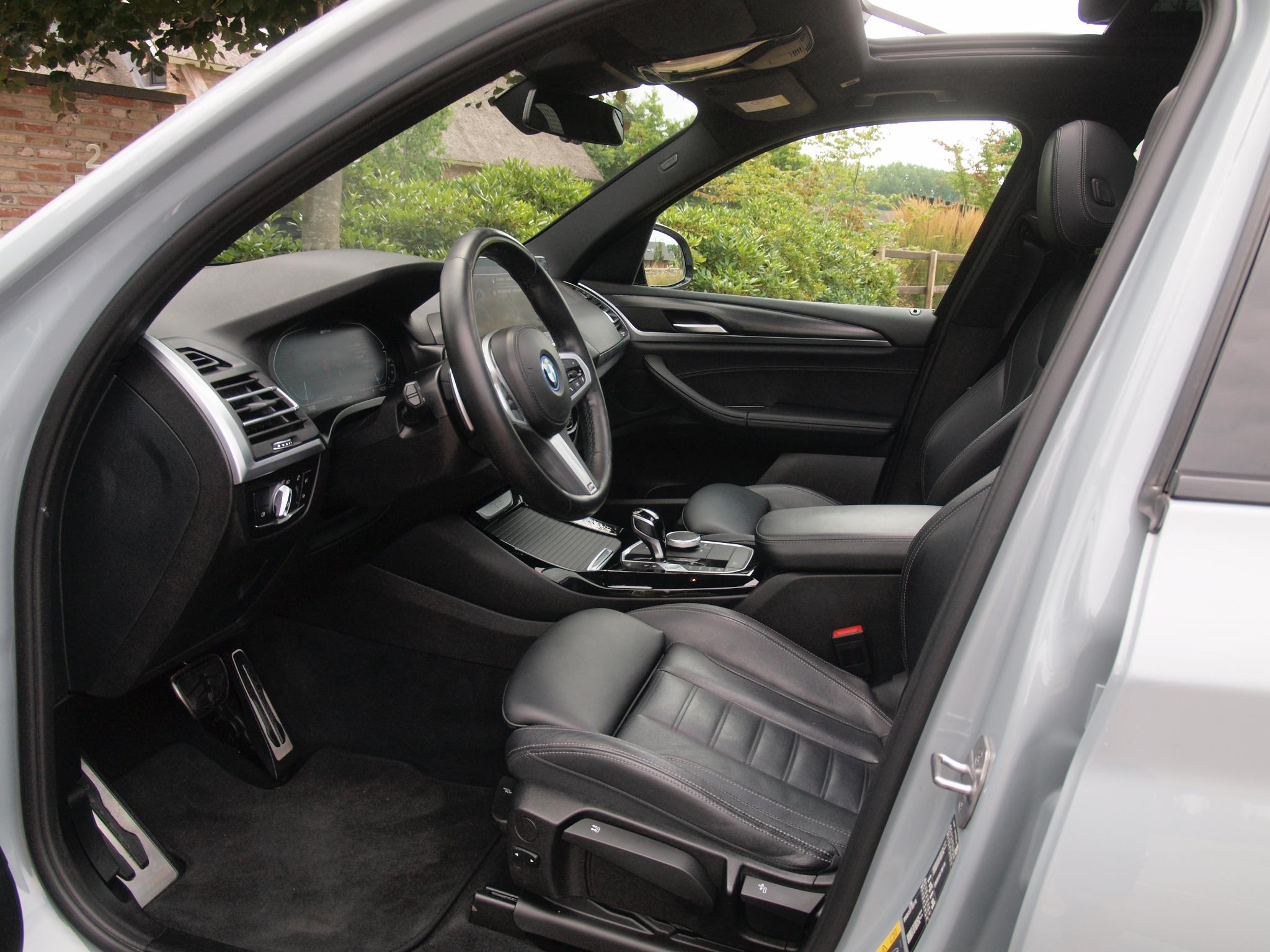 Foto van BMW X3 Xdrive30e