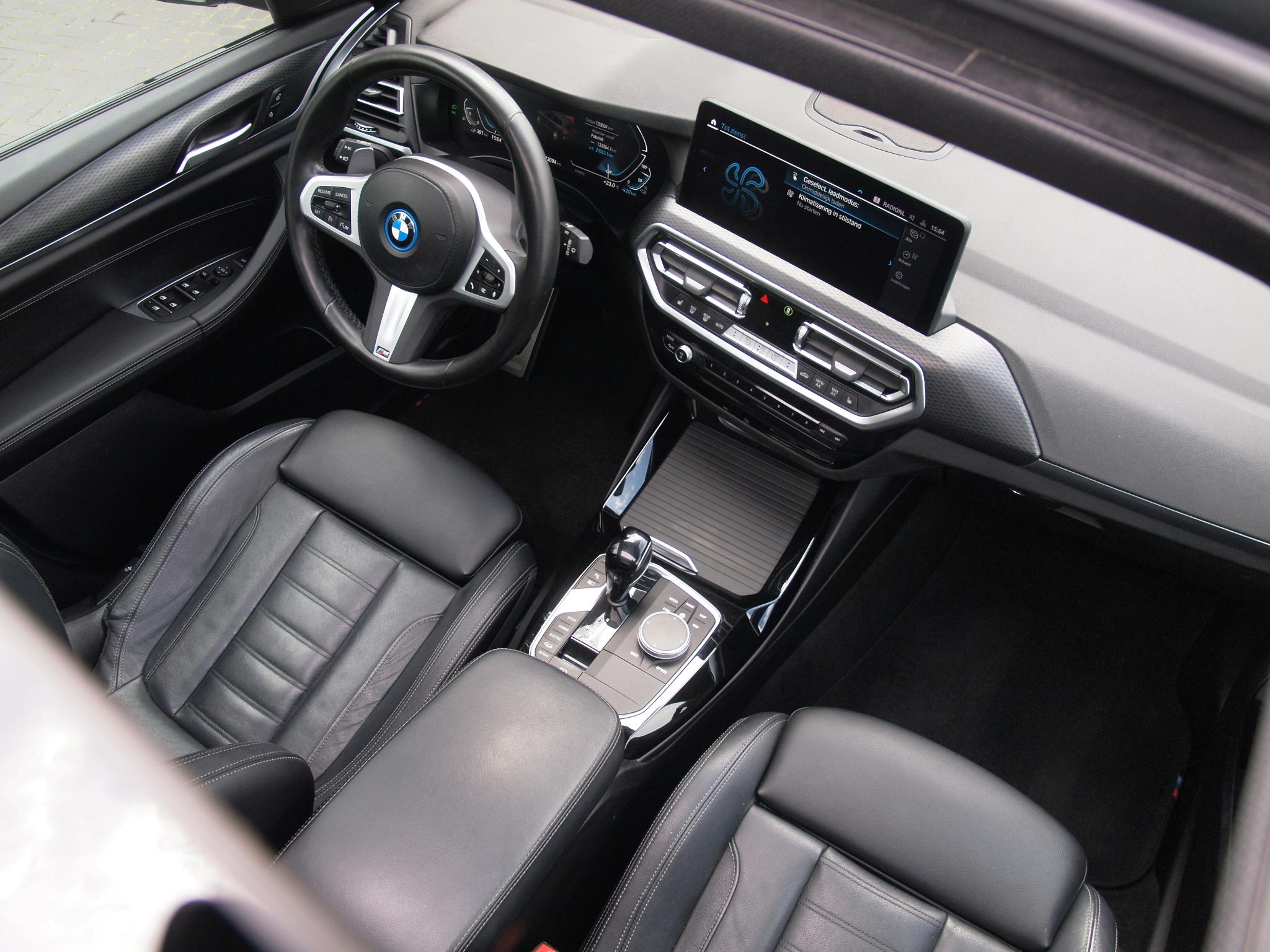 Foto van BMW X3 Xdrive30e