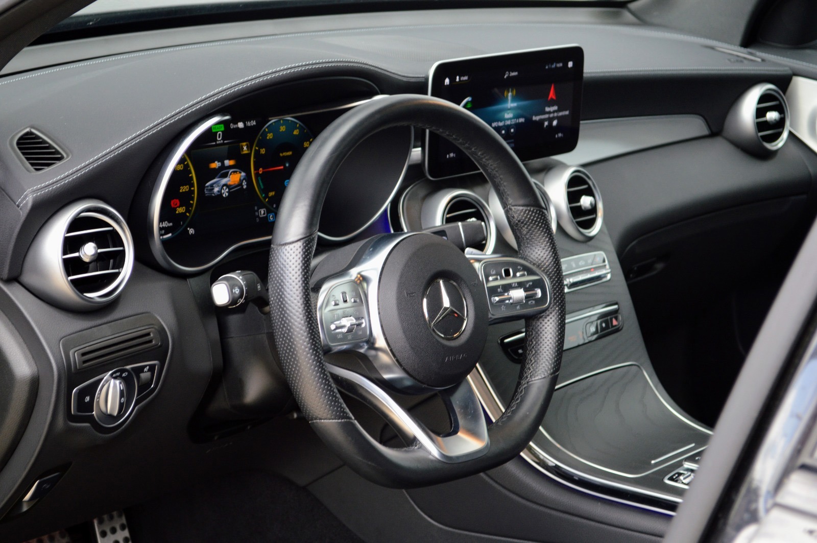 Foto van Mercedes-Benz GLC 300 E 4Matic