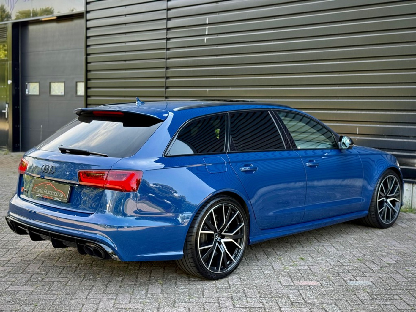 Foto van Audi RS 6 Avant Performance