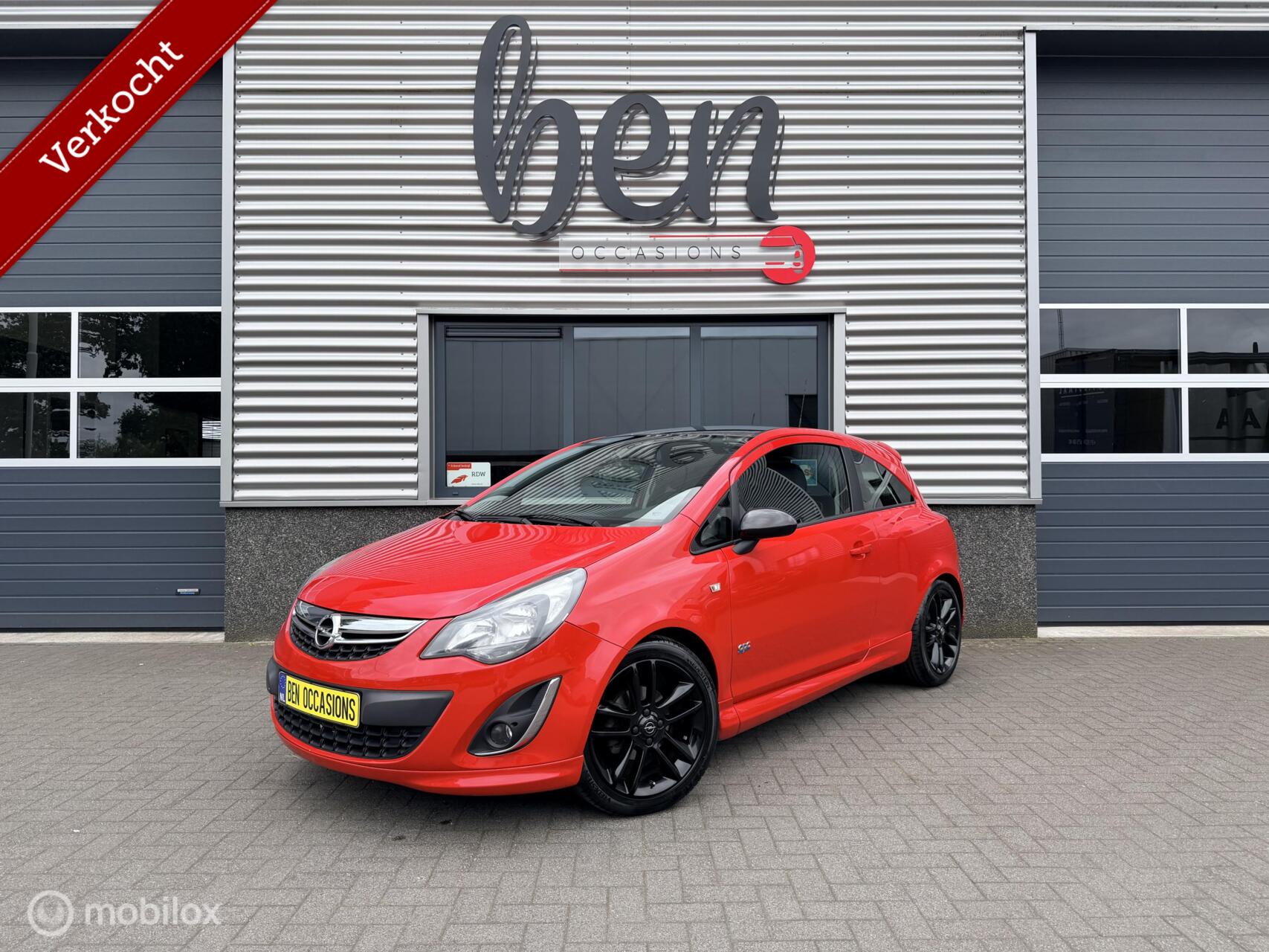 Opel Corsa 1.4-16V OPC Line Color Airco PDC 2012 - voorkant