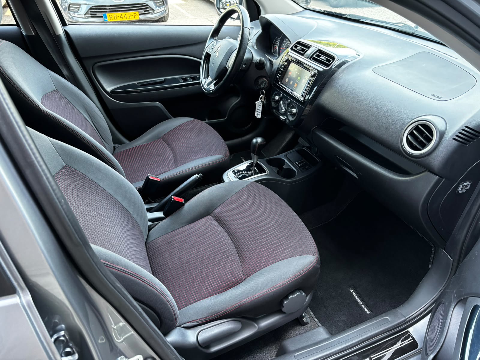 Foto van Mitsubishi Space Star
