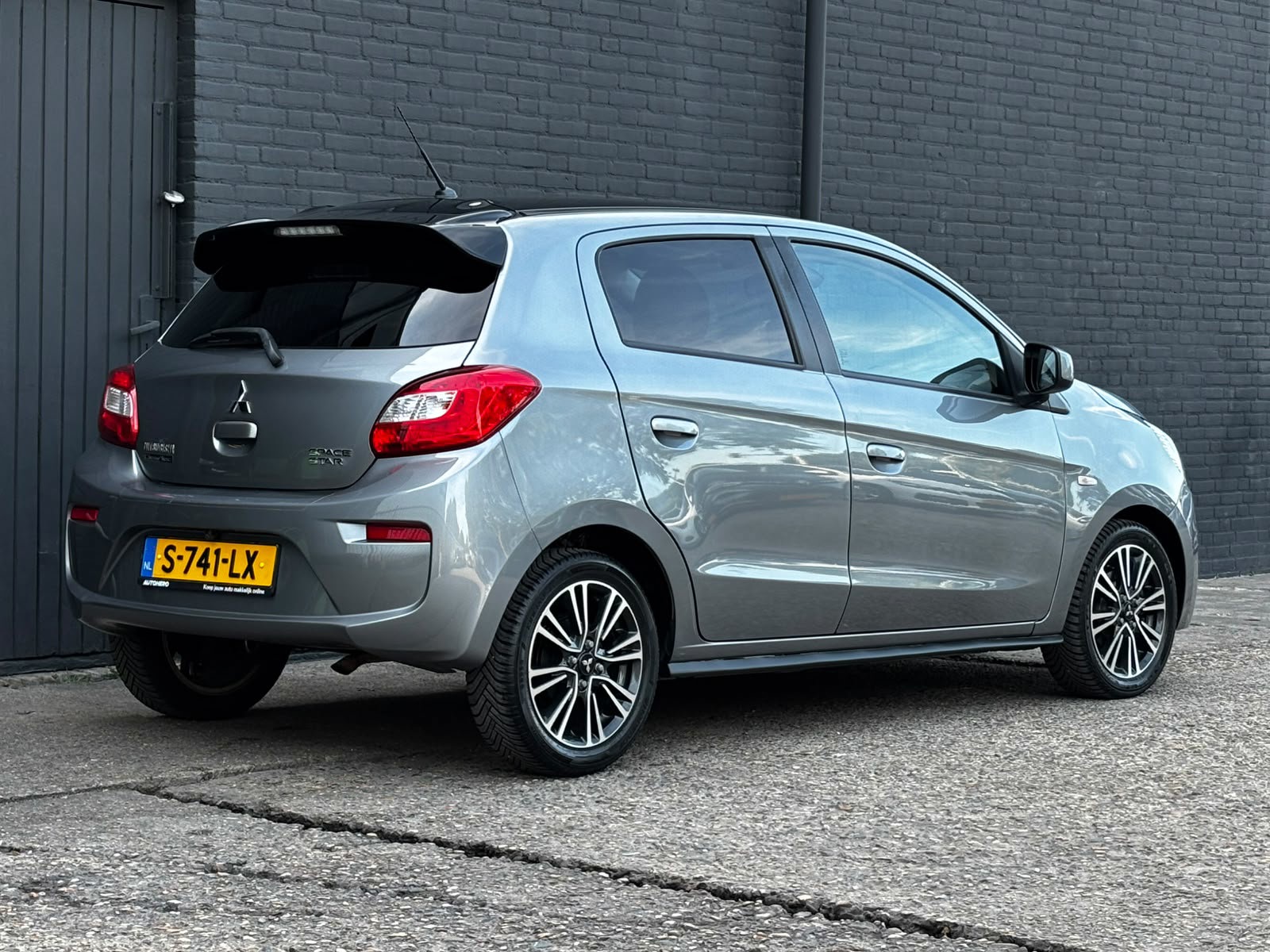Foto van Mitsubishi Space Star