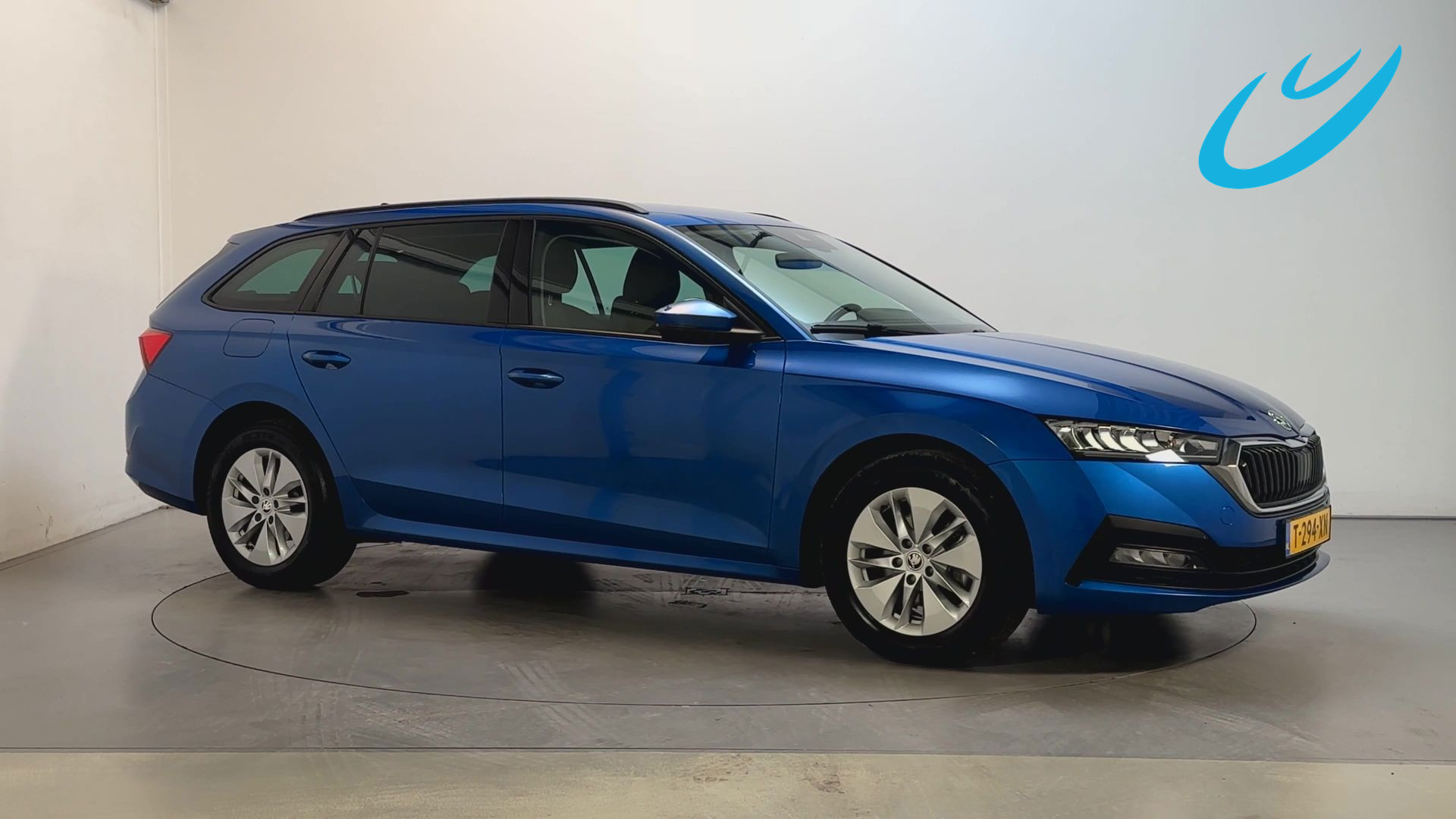 Skoda Octavia 1.0 e-TSI DSG Ambition Parkeersensoren Trekhaak Virtual Cockpit App-Connect DAB+ 2023 - voorkant