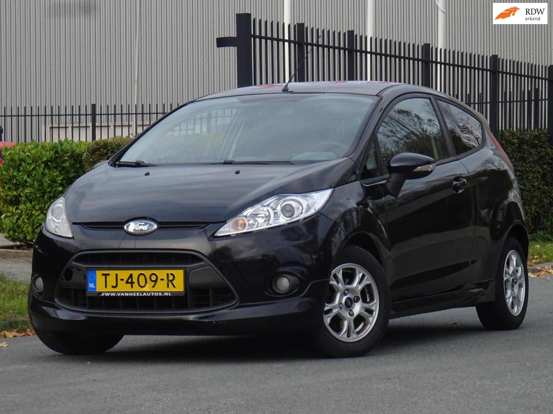 Ford Fiesta 1.4 Trend BJ2010 NAP/CLIMA/APK 2010 - voorkant