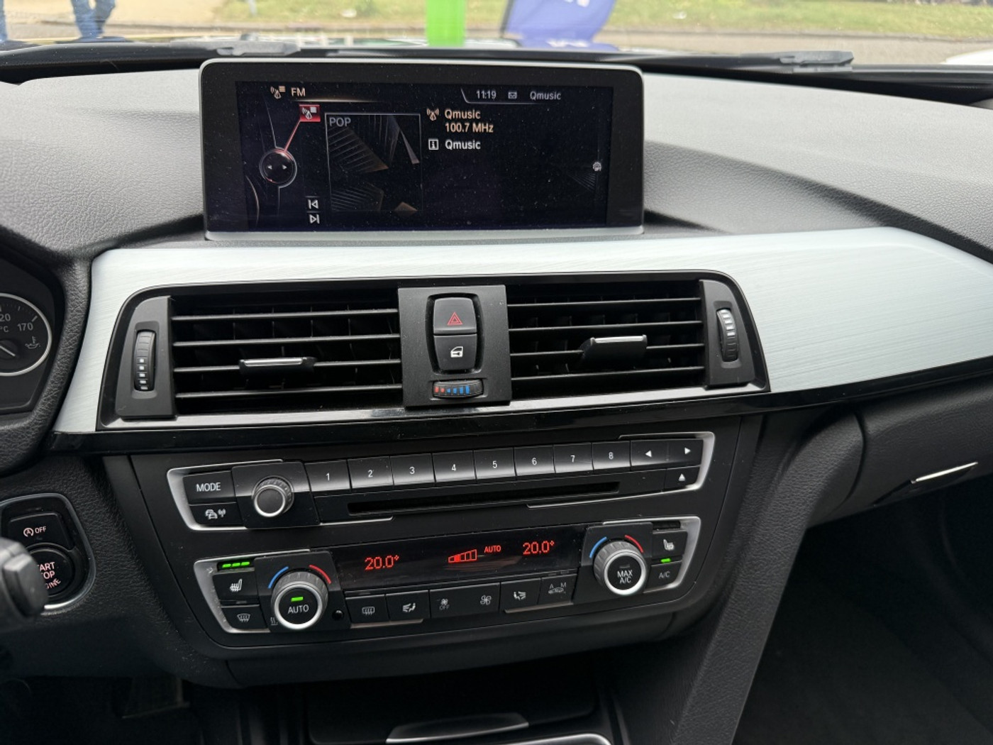 Foto van BMW 328i xDrive