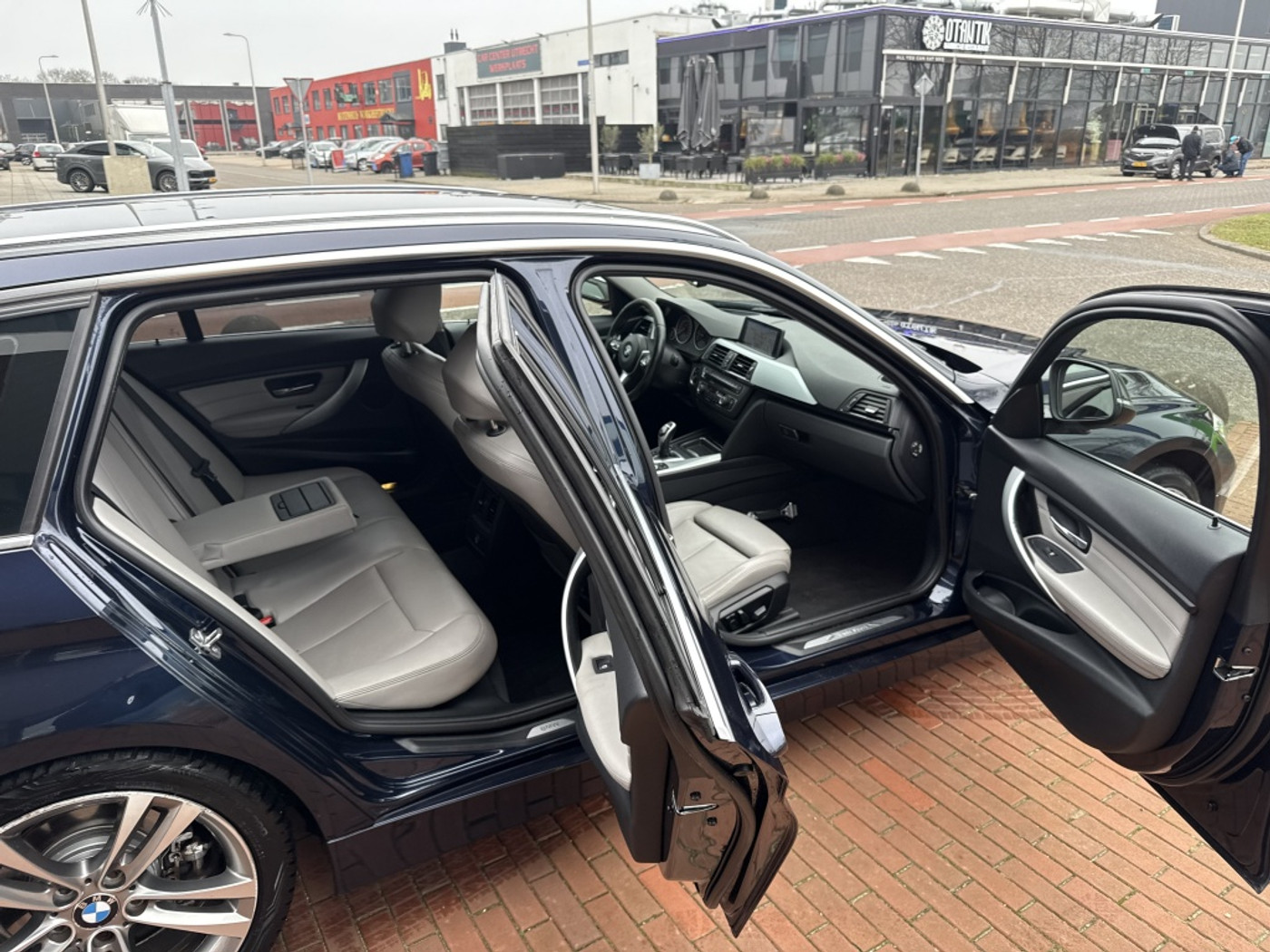 Foto van BMW 328i xDrive