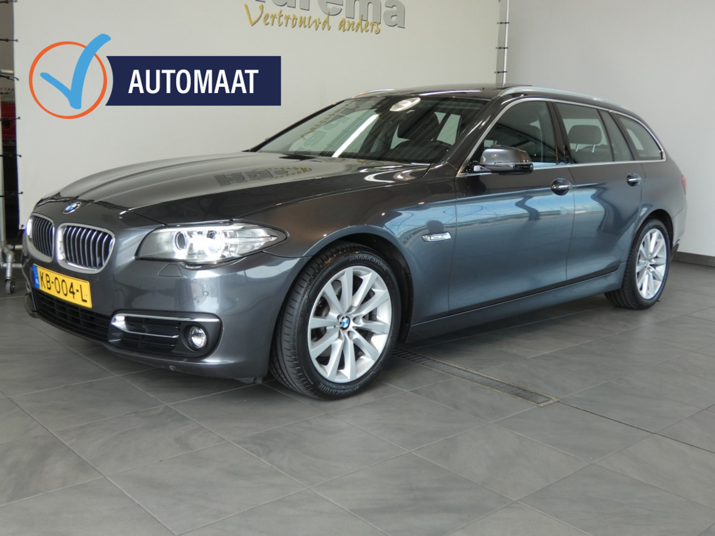 BMW 520i 520i Luxury Ed Panodak, Leder, Navi 2016 - voorkant