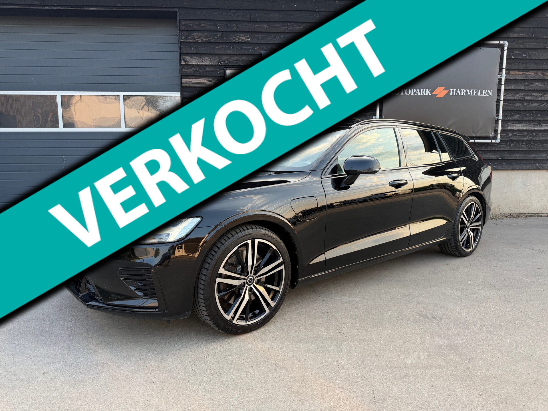Volvo V60 2.0 T8 TE AWD MomPro 2020 - voorkant