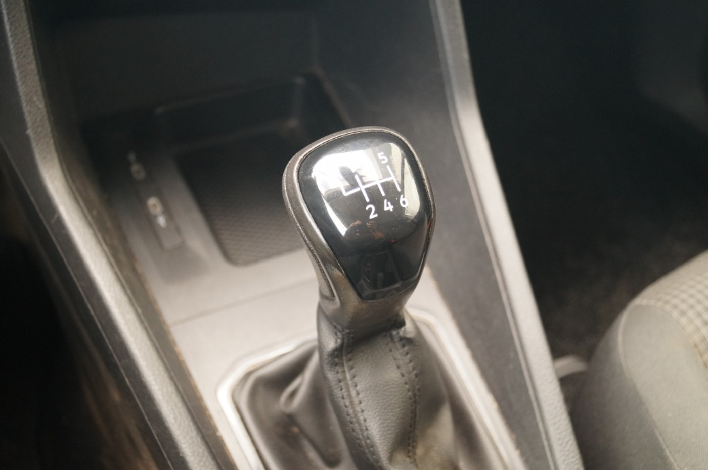 Foto van Volkswagen Caddy Modified Partition Wall