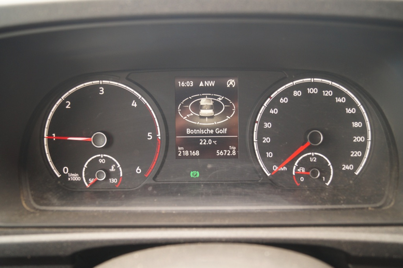 Foto van Volkswagen Caddy Modified Partition Wall