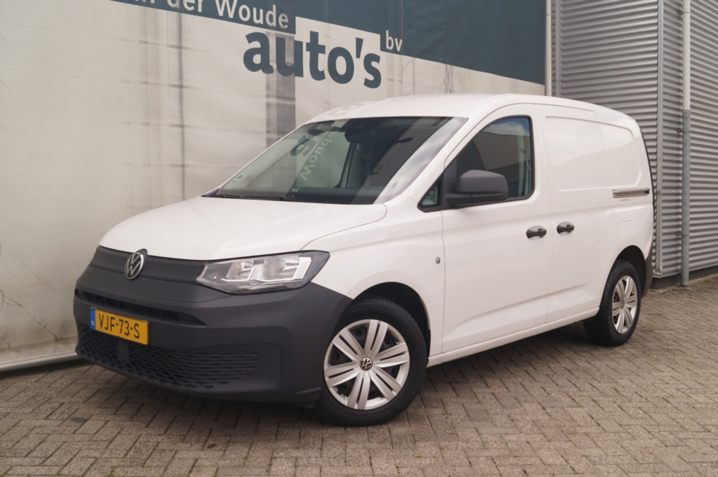 Foto van Volkswagen Caddy Modified Partition Wall