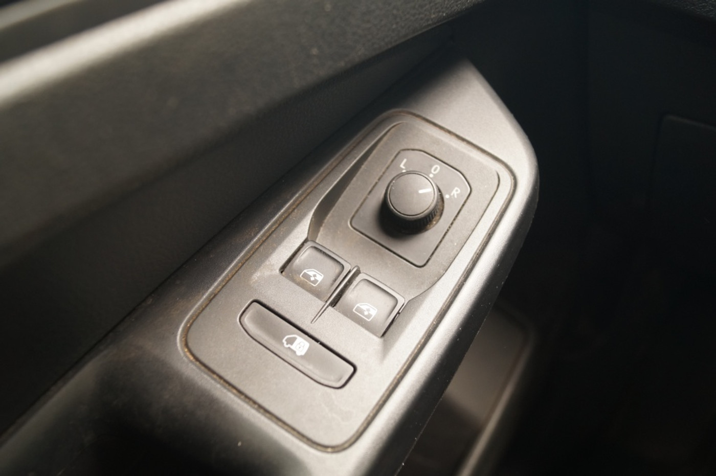 Foto van Volkswagen Caddy Modified Partition Wall