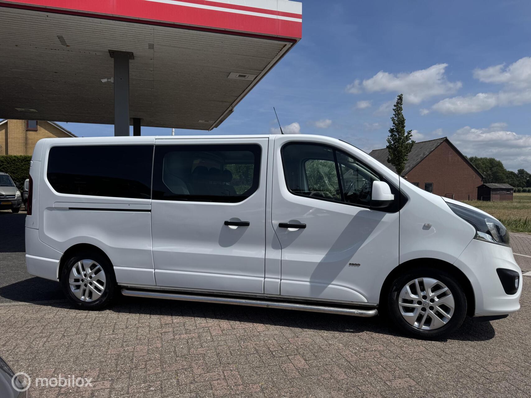 Foto van Opel Vivaro-b