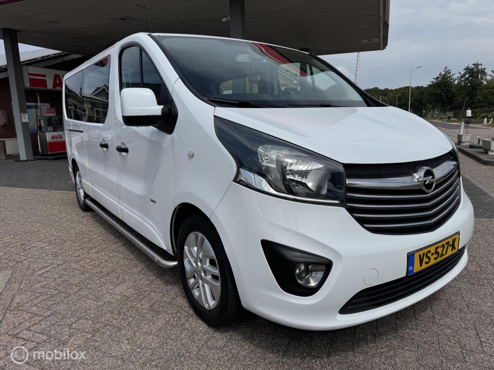Foto van Opel Vivaro-b