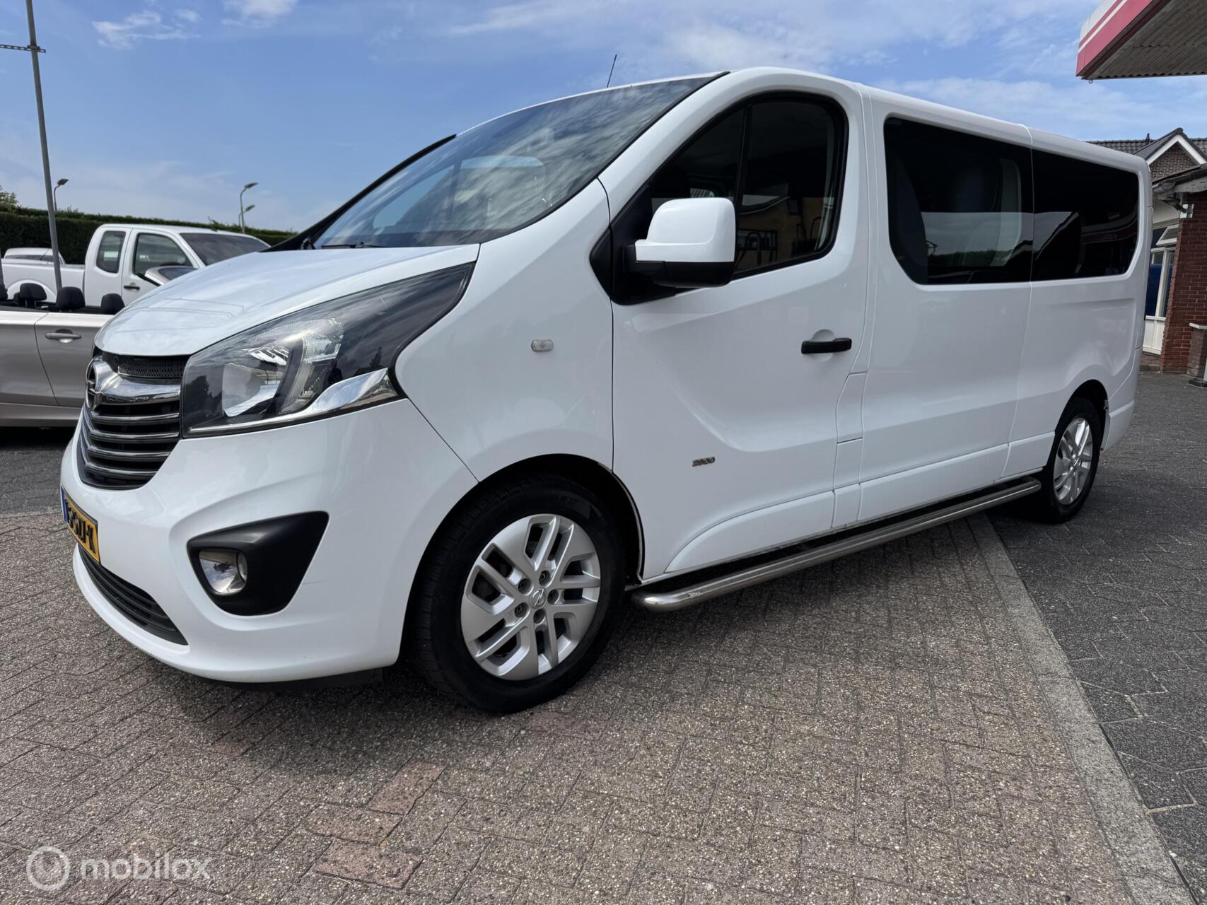 Foto van Opel Vivaro-b