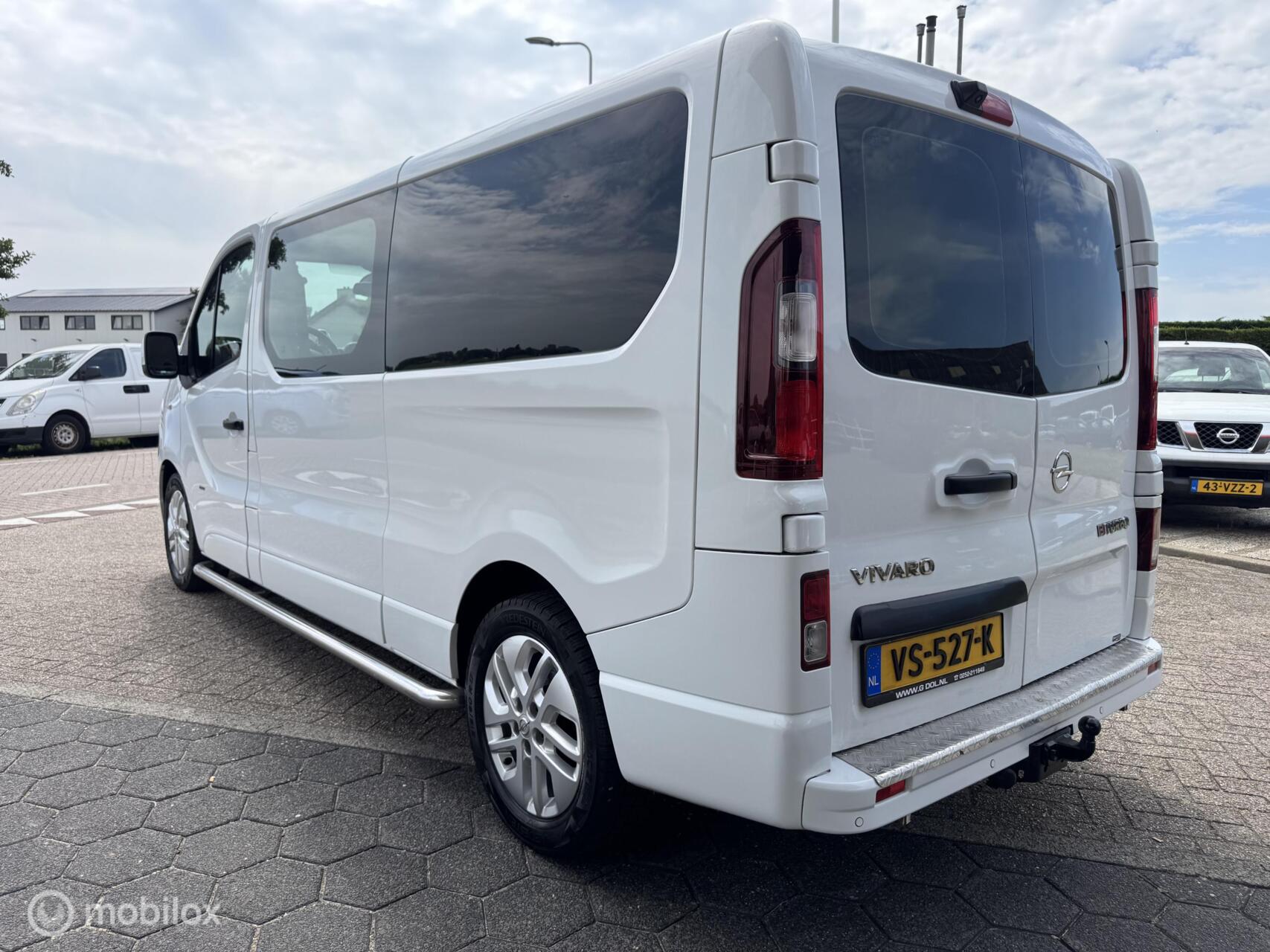 Foto van Opel Vivaro-b