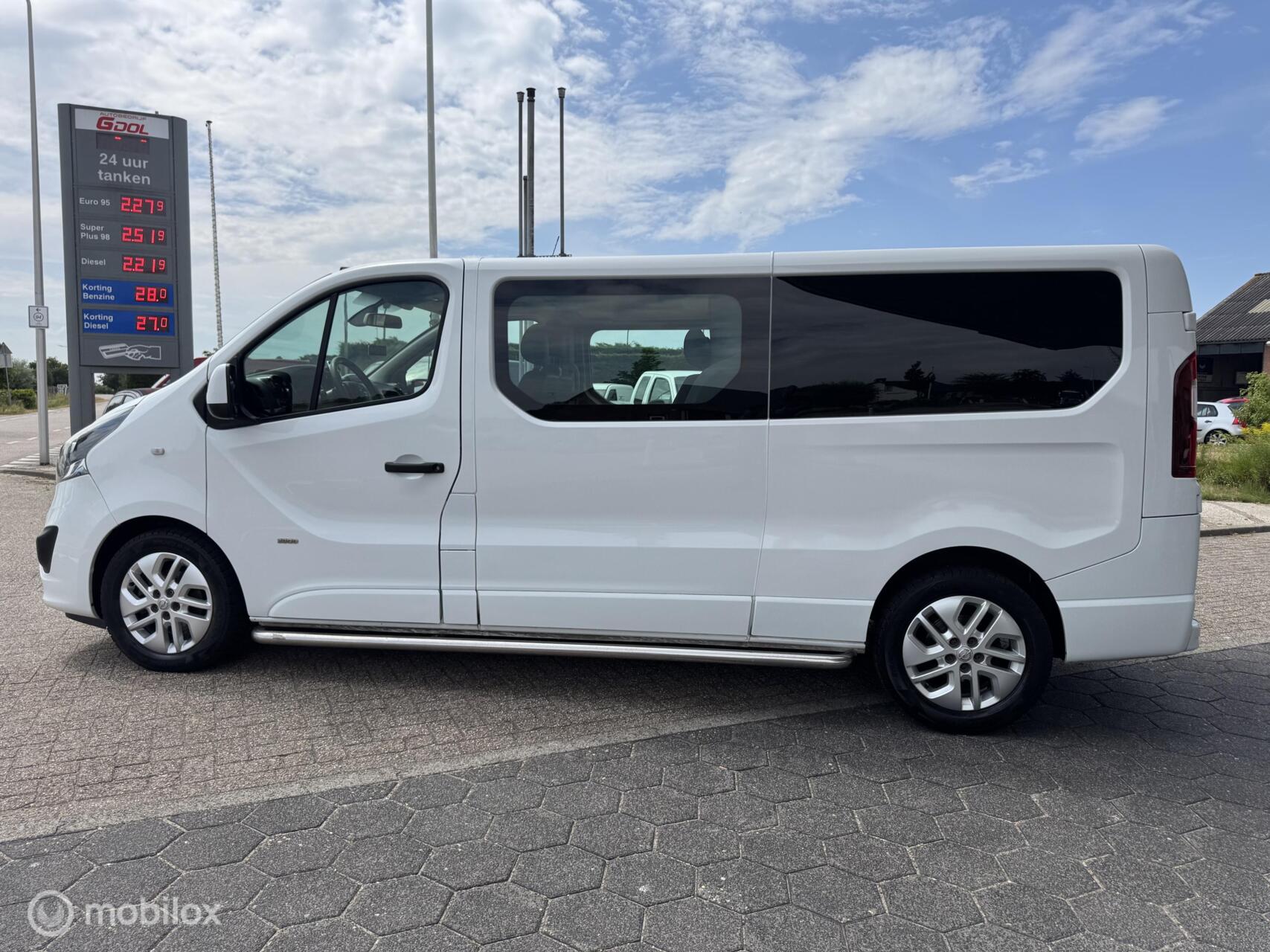 Foto van Opel Vivaro-b