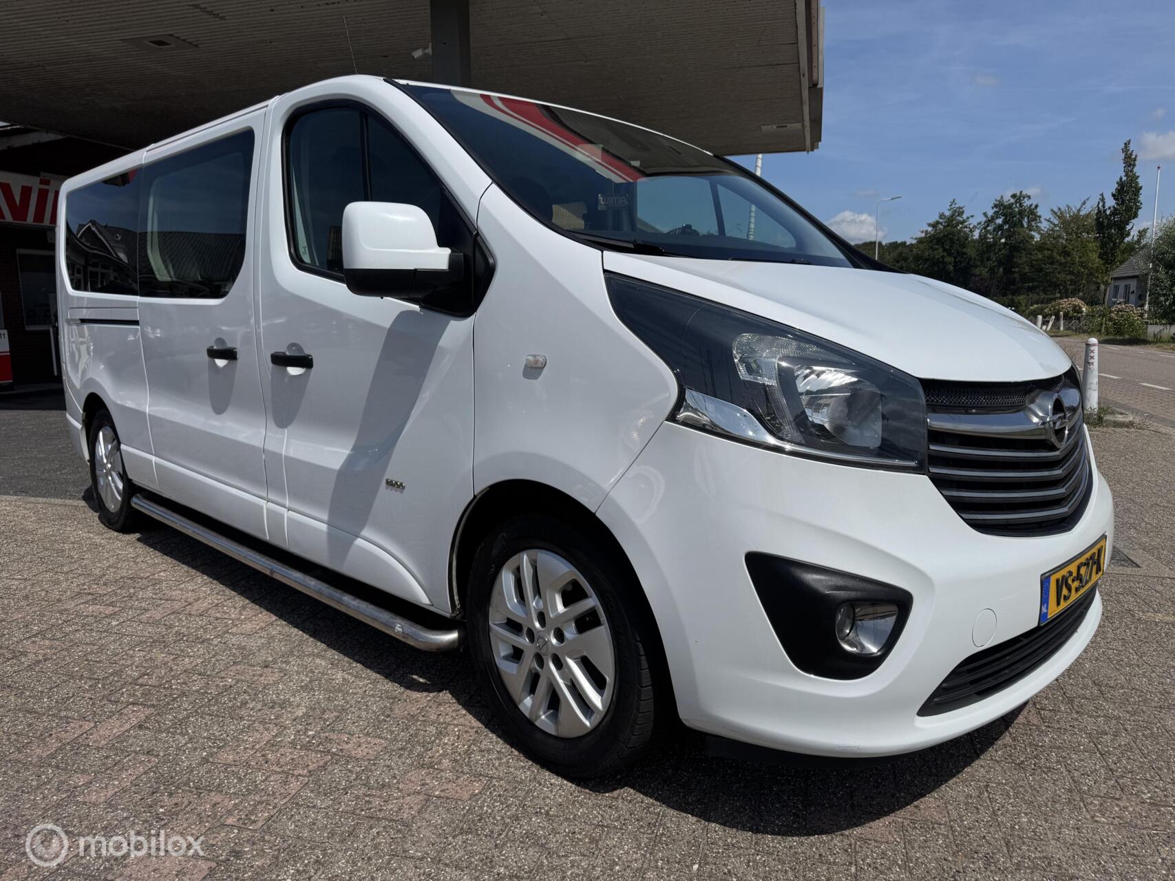 Foto van Opel Vivaro-b