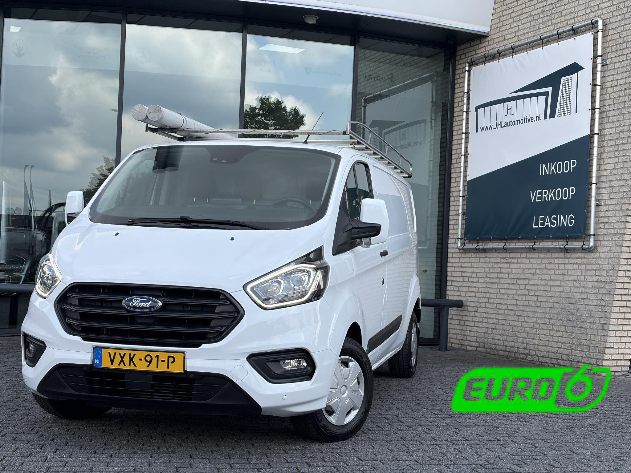 Ford Transit Custom 300 2.0 TDCI L2H1*A/C*CRUISE*3-P*CAM*HAAK*TEL* 2023 - voorkant