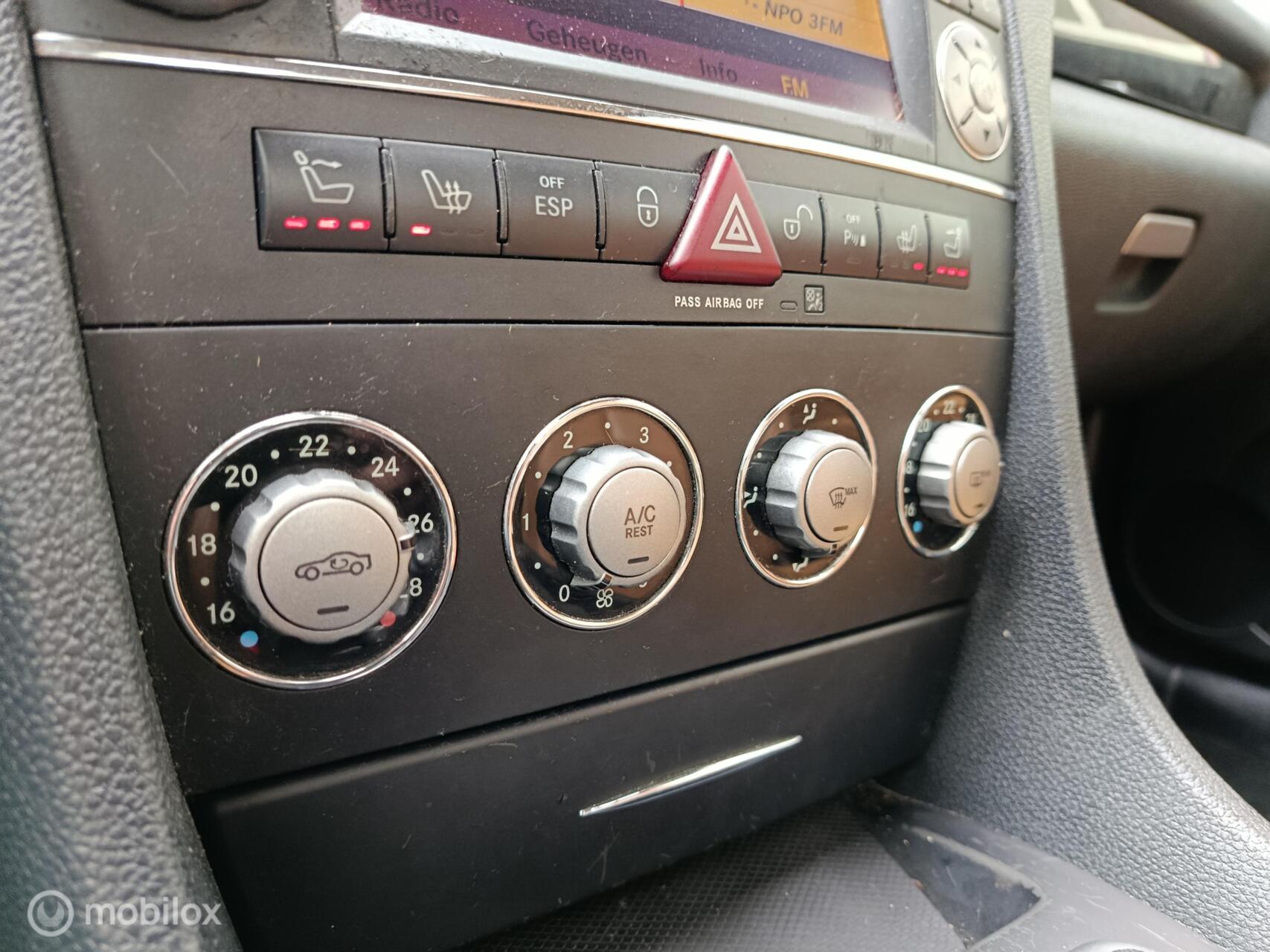 Foto van Mercedes-Benz SLK 200 Kompressor