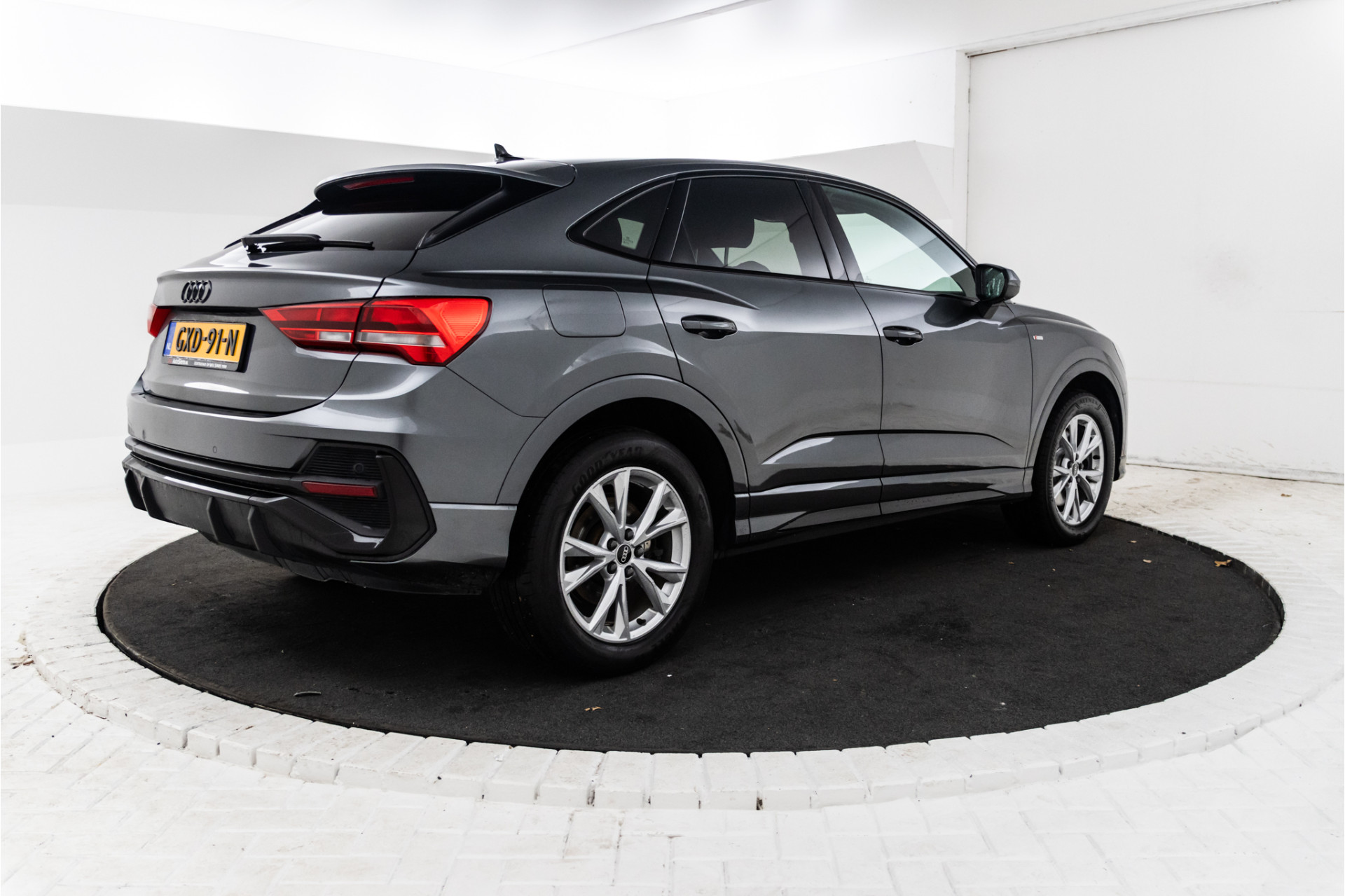 Foto van Audi Q3 Sportback E-tron