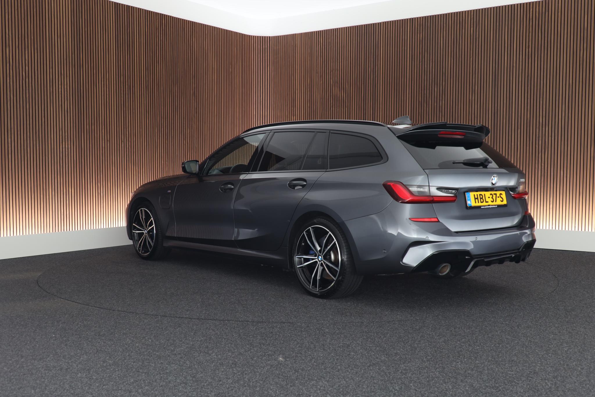 Foto van BMW 330e