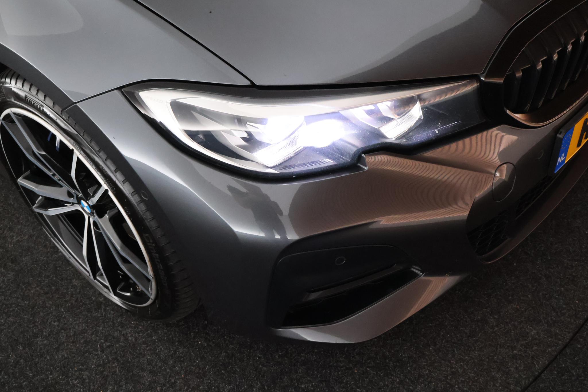 Foto van BMW 330e