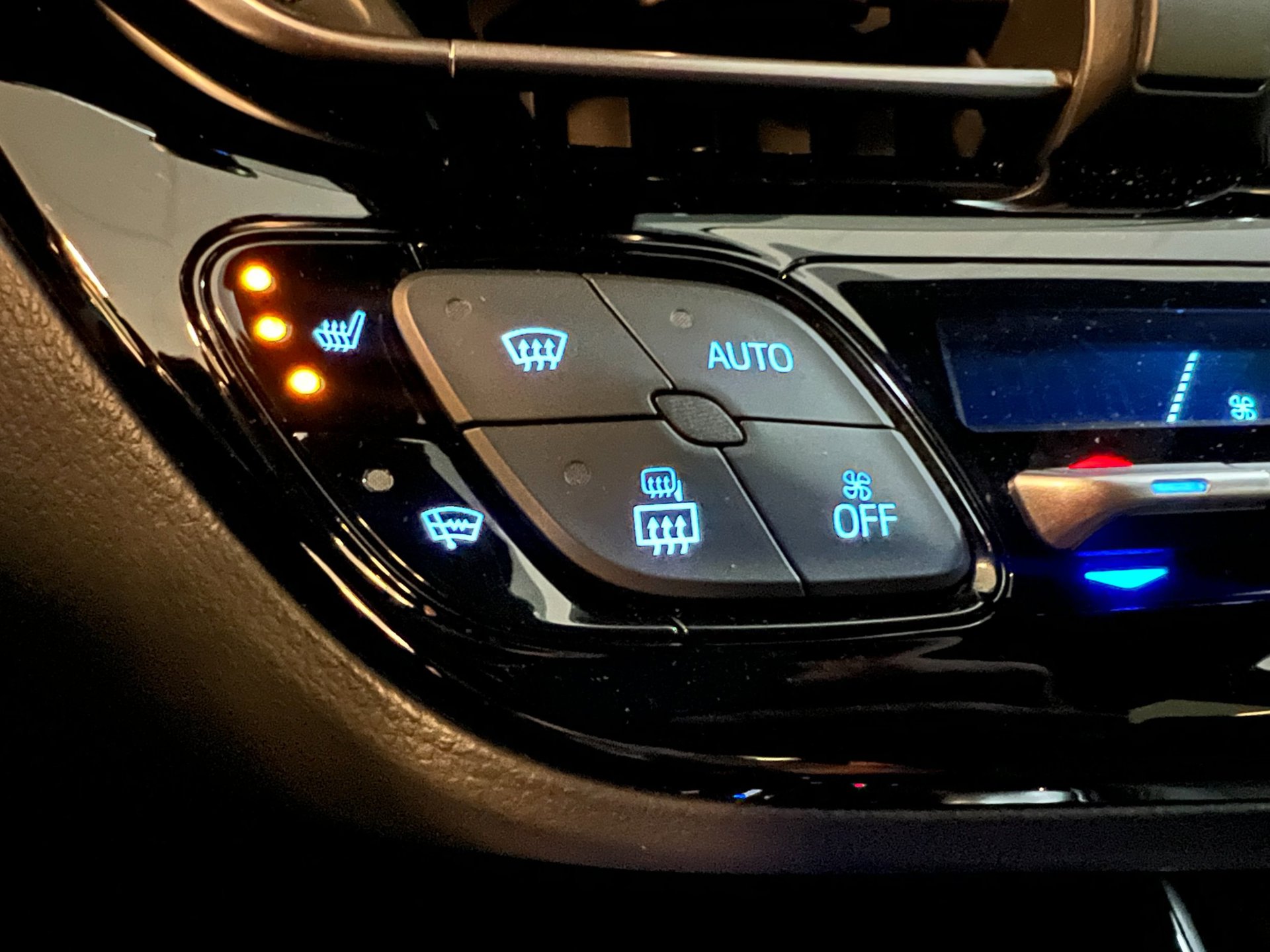 Foto van Toyota C-hr
