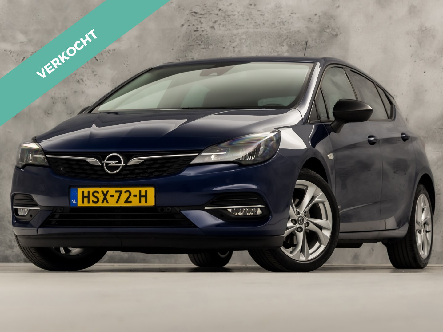 Opel Astra 1.2 Blitz Elegance 2021 - voorkant