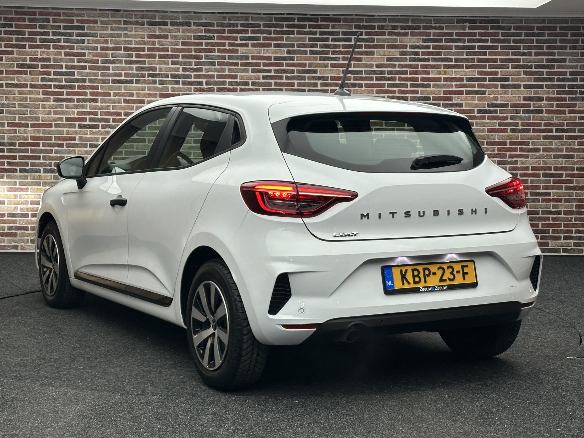 Foto van Mitsubishi Colt