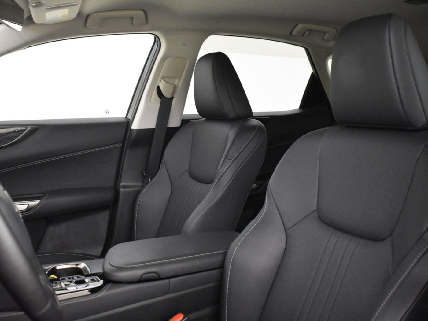 Foto van Lexus Lexus Nx450h+