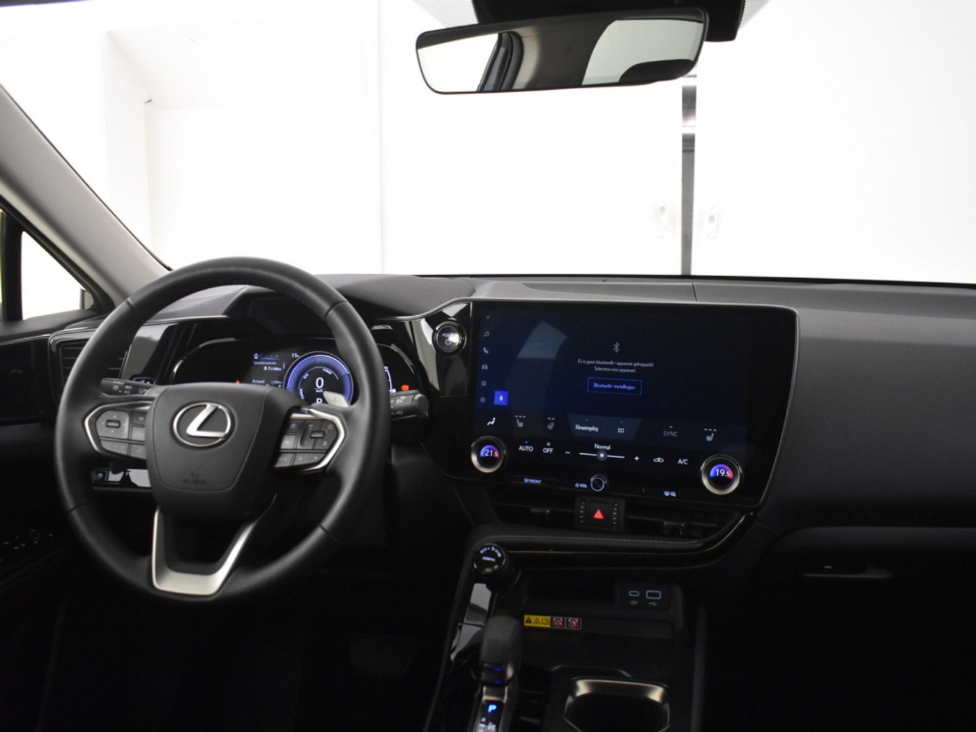 Foto van Lexus Lexus Nx450h+