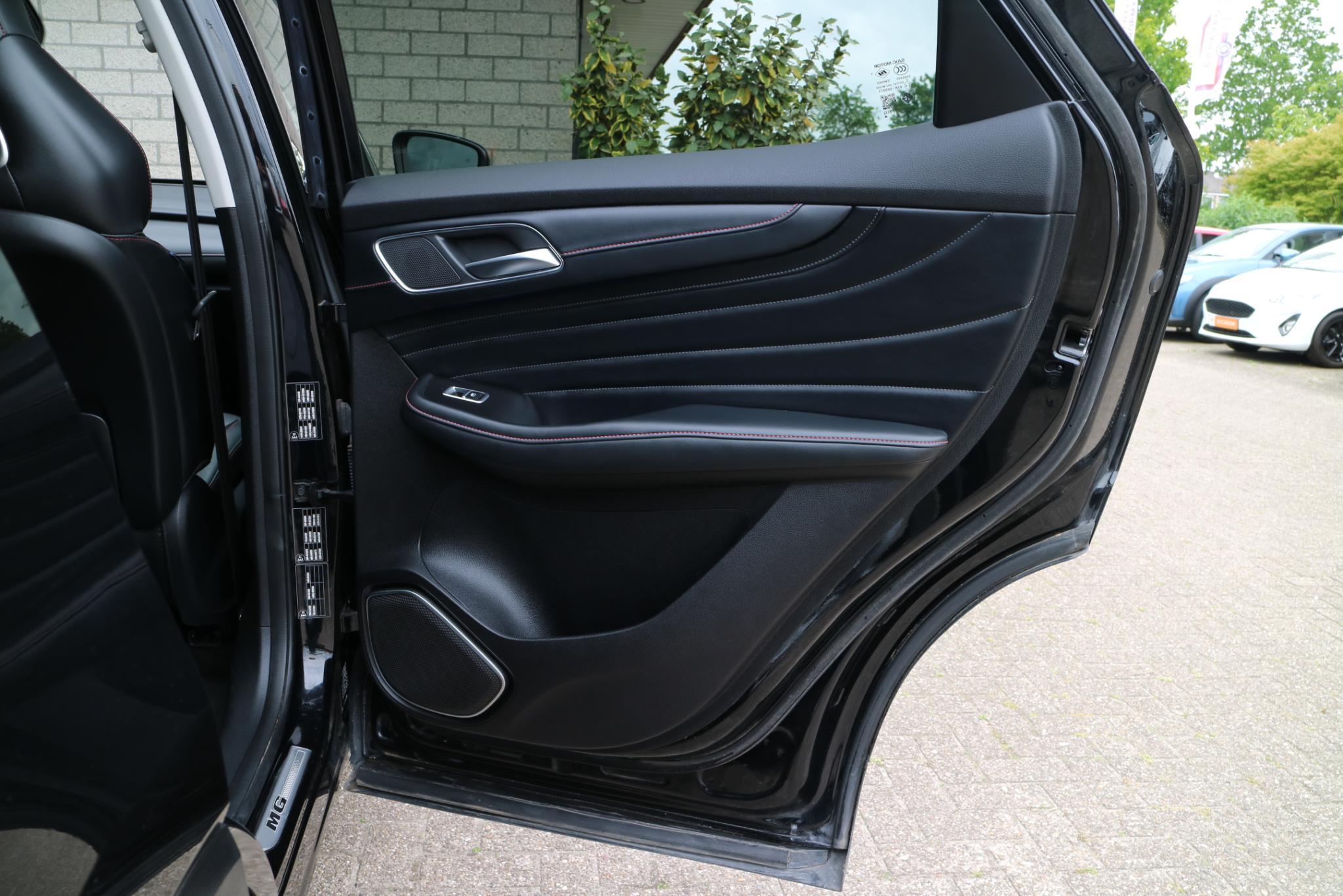 Foto van MG MG Rx6 Plug-in Hybrid