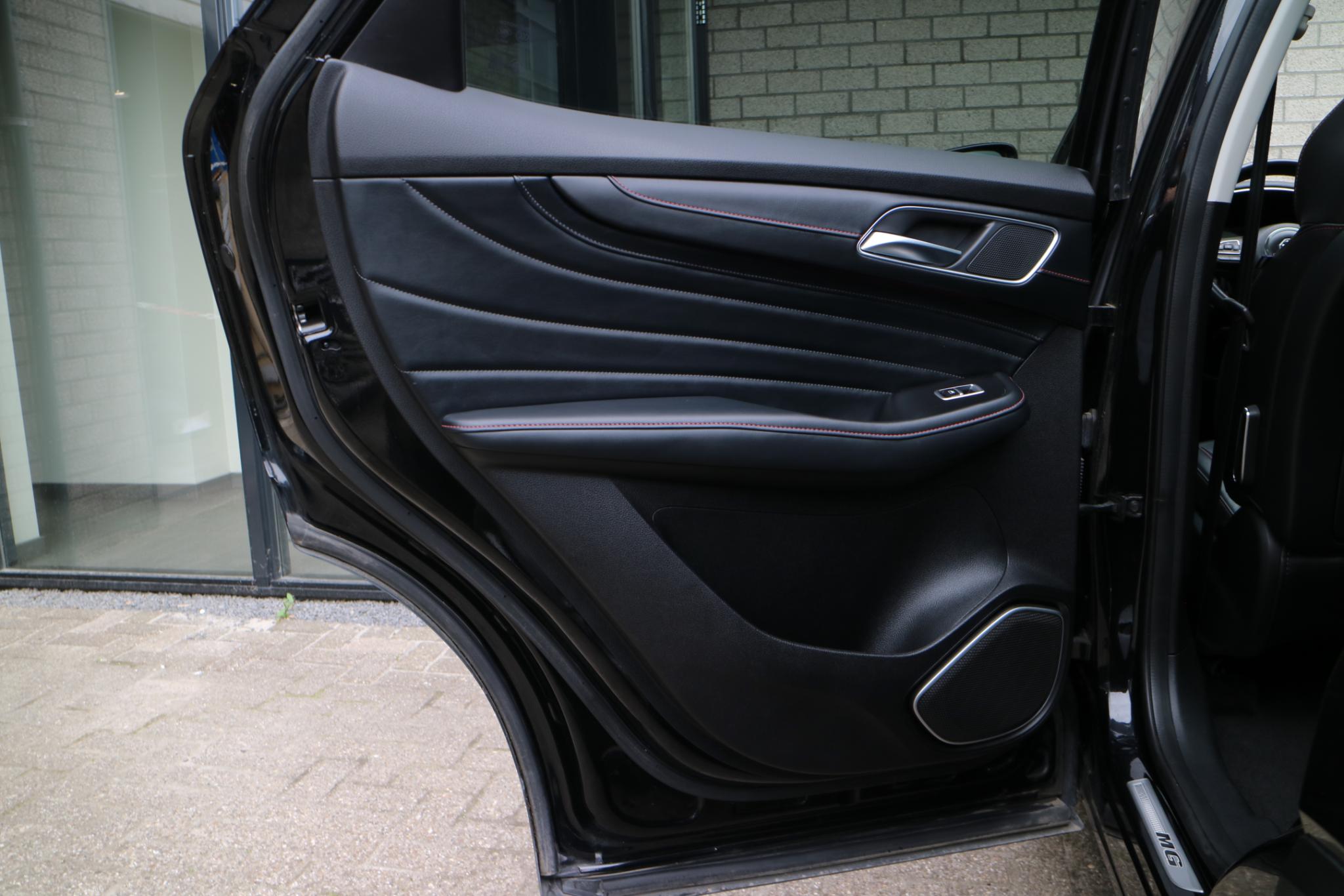 Foto van MG MG Rx6 Plug-in Hybrid