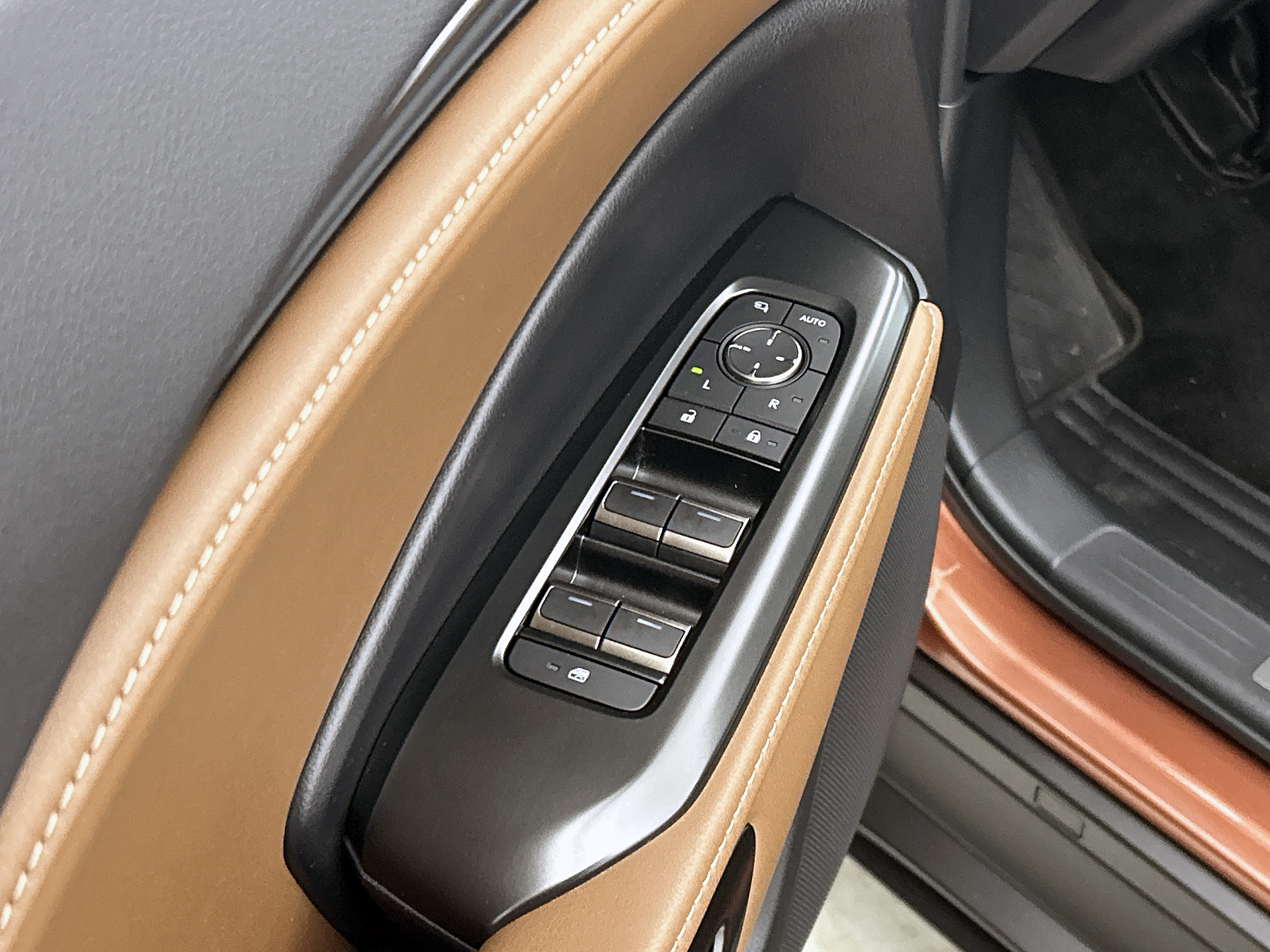 Foto van Lexus Lexus LBX