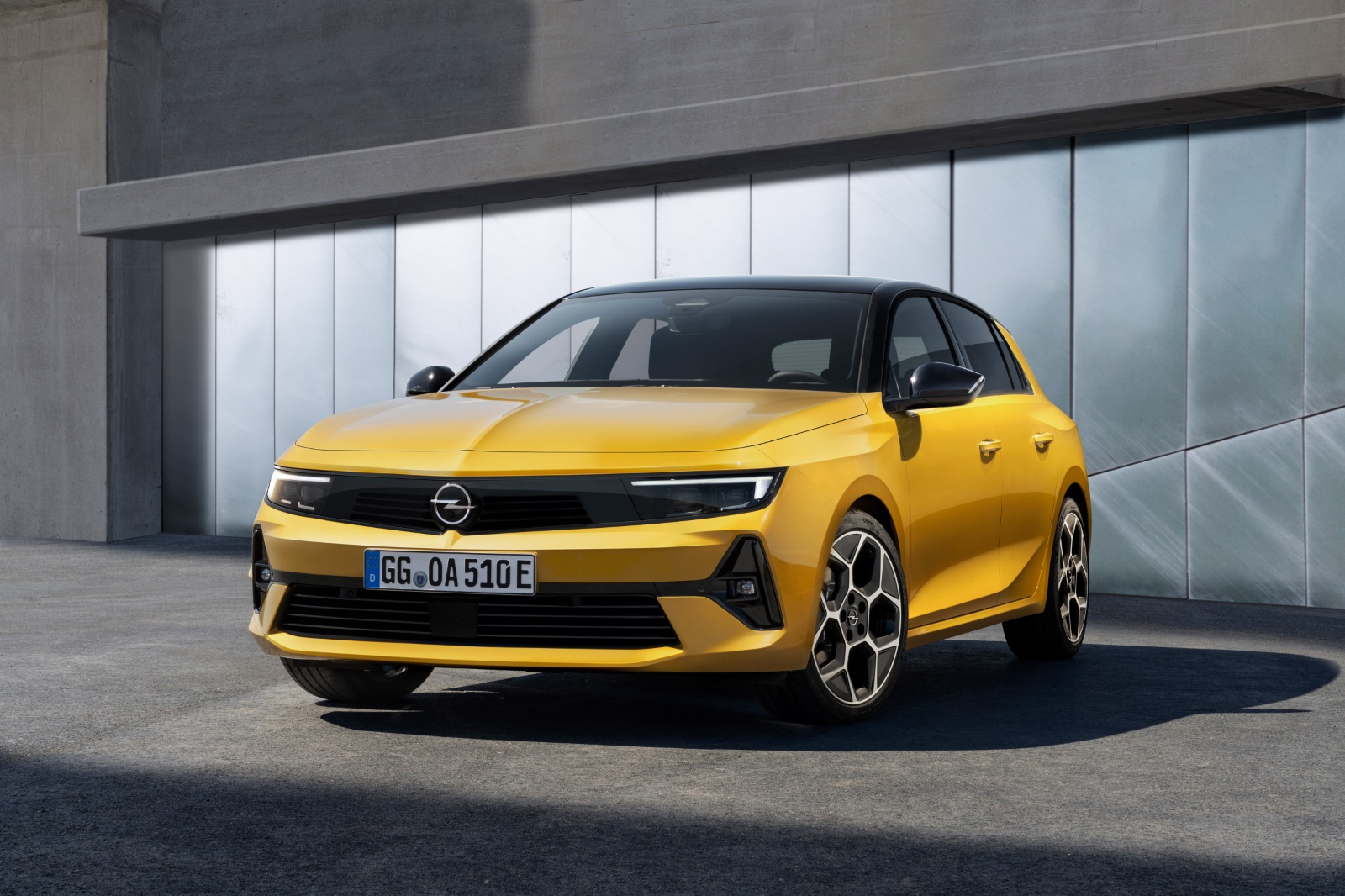 Opel Astra 1.6 Turbo PHEV GSe 2023 - voorkant