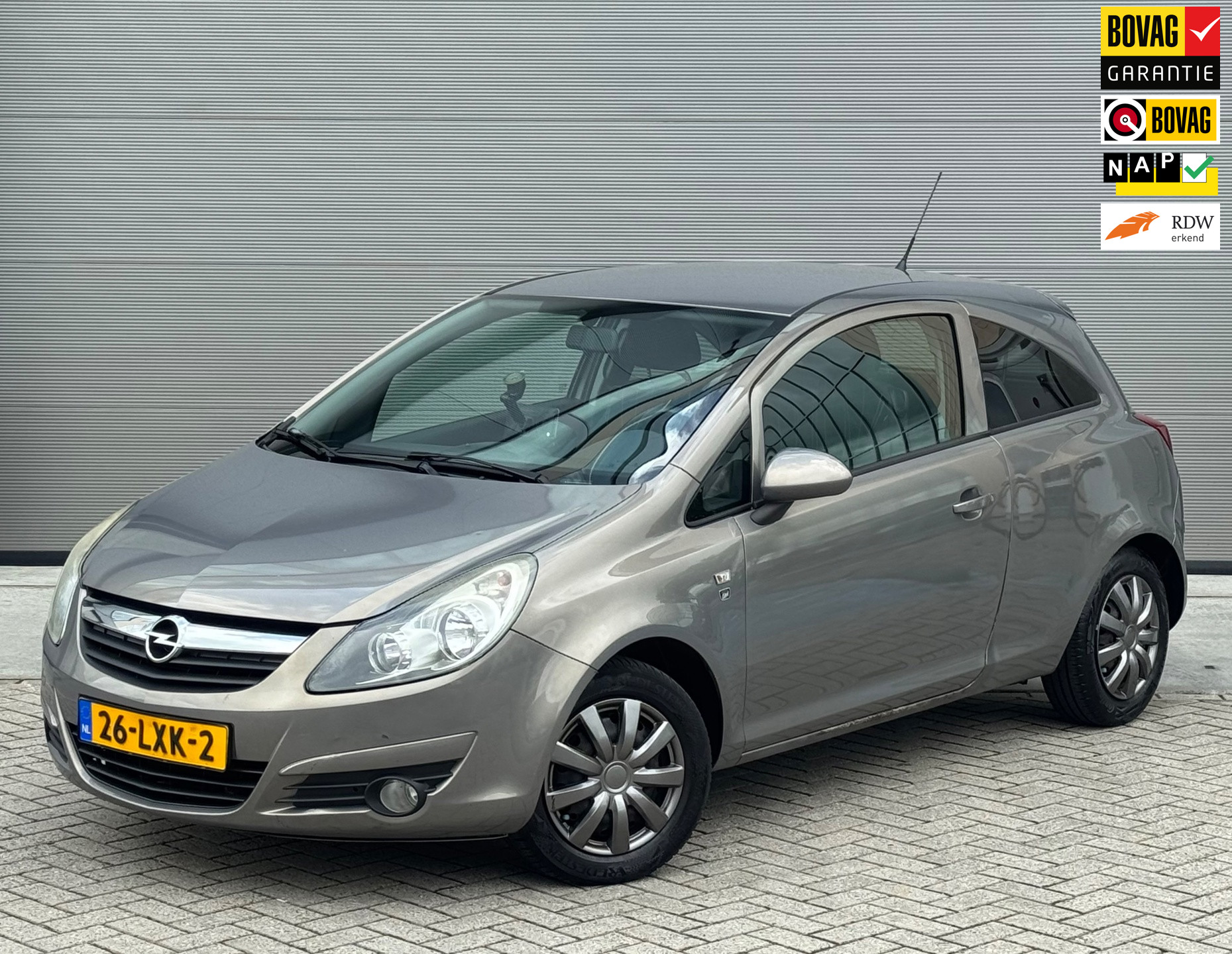 Opel Corsa 1.2-16V 3D AUT 2010 Bruin NAP|AIRCO|CRUISE 2010 - voorkant