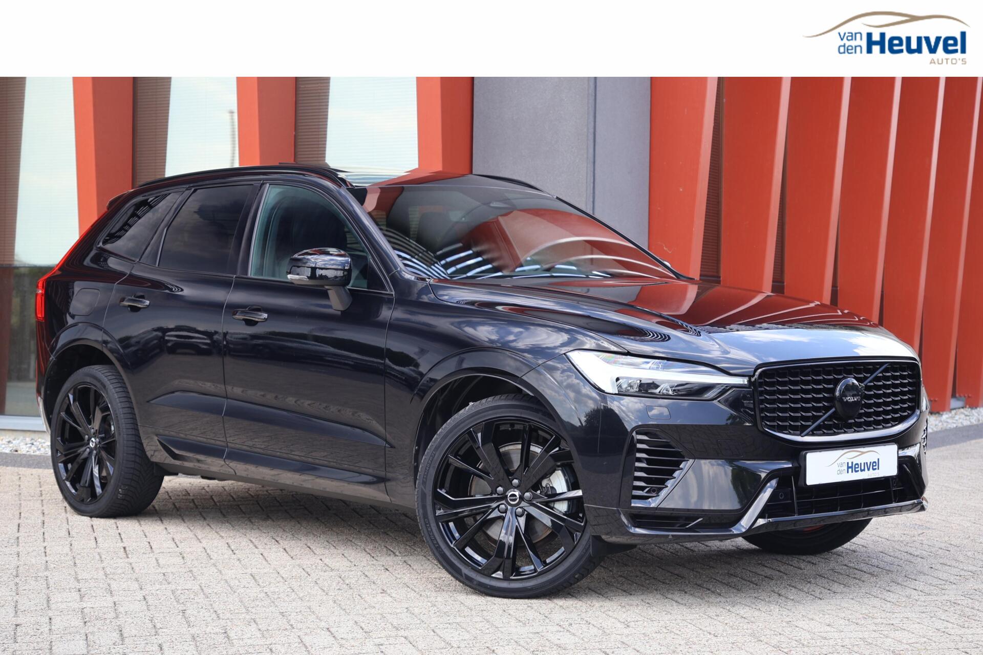 Volvo Xc60 T6 Recharge AWD Black Edition | Stoelverwarming | Trekhaak | Parkeercamera | Panoramadak | HUD | Pilot Assist | keyless 2022 - voorkant