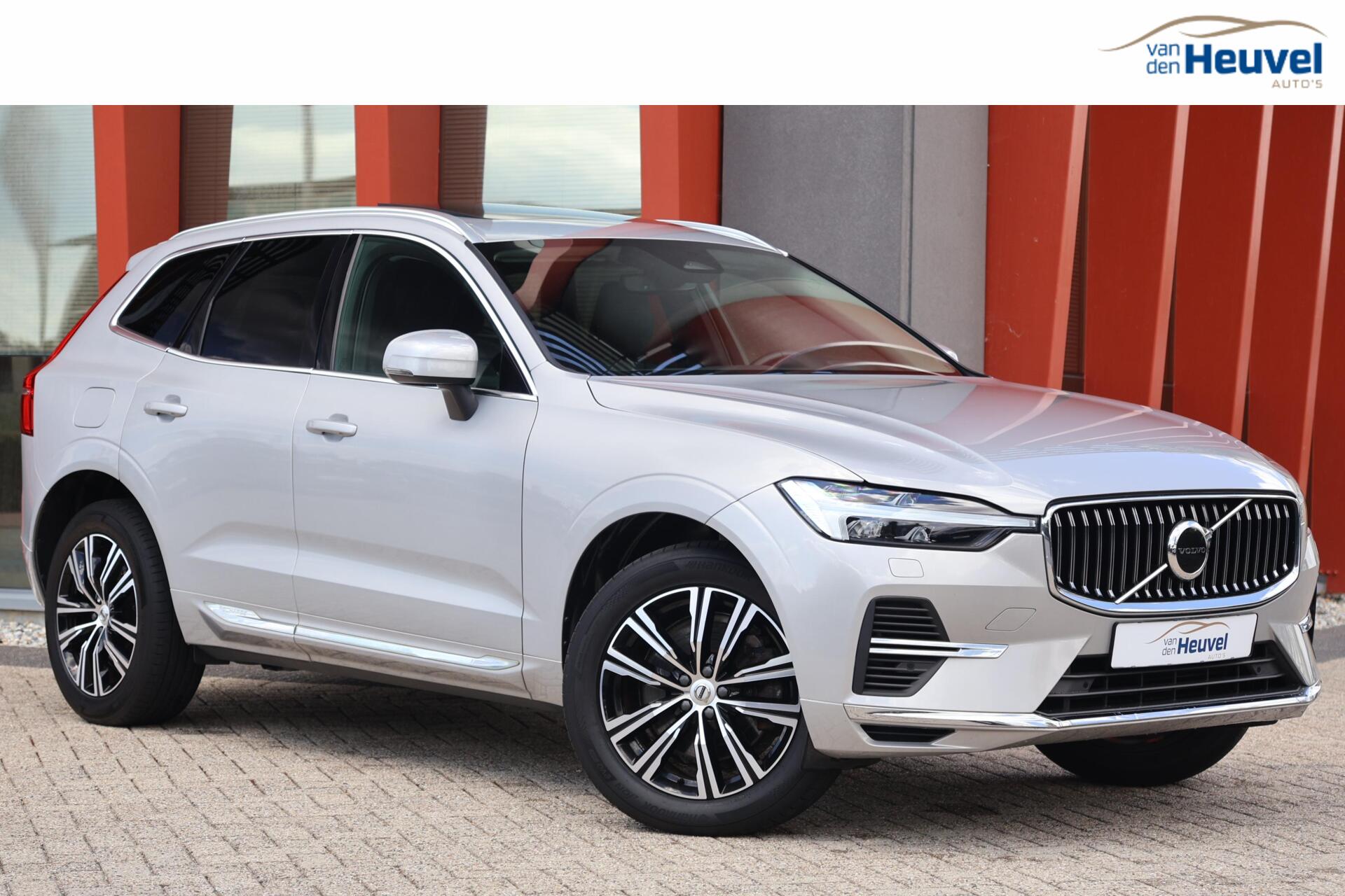 Volvo Xc60 2.0 T6 Plug-in hybrid AWD Inscription | Stoelverwarming | Leder | Trekhaak | Panoramdak | Camera 2022 - voorkant