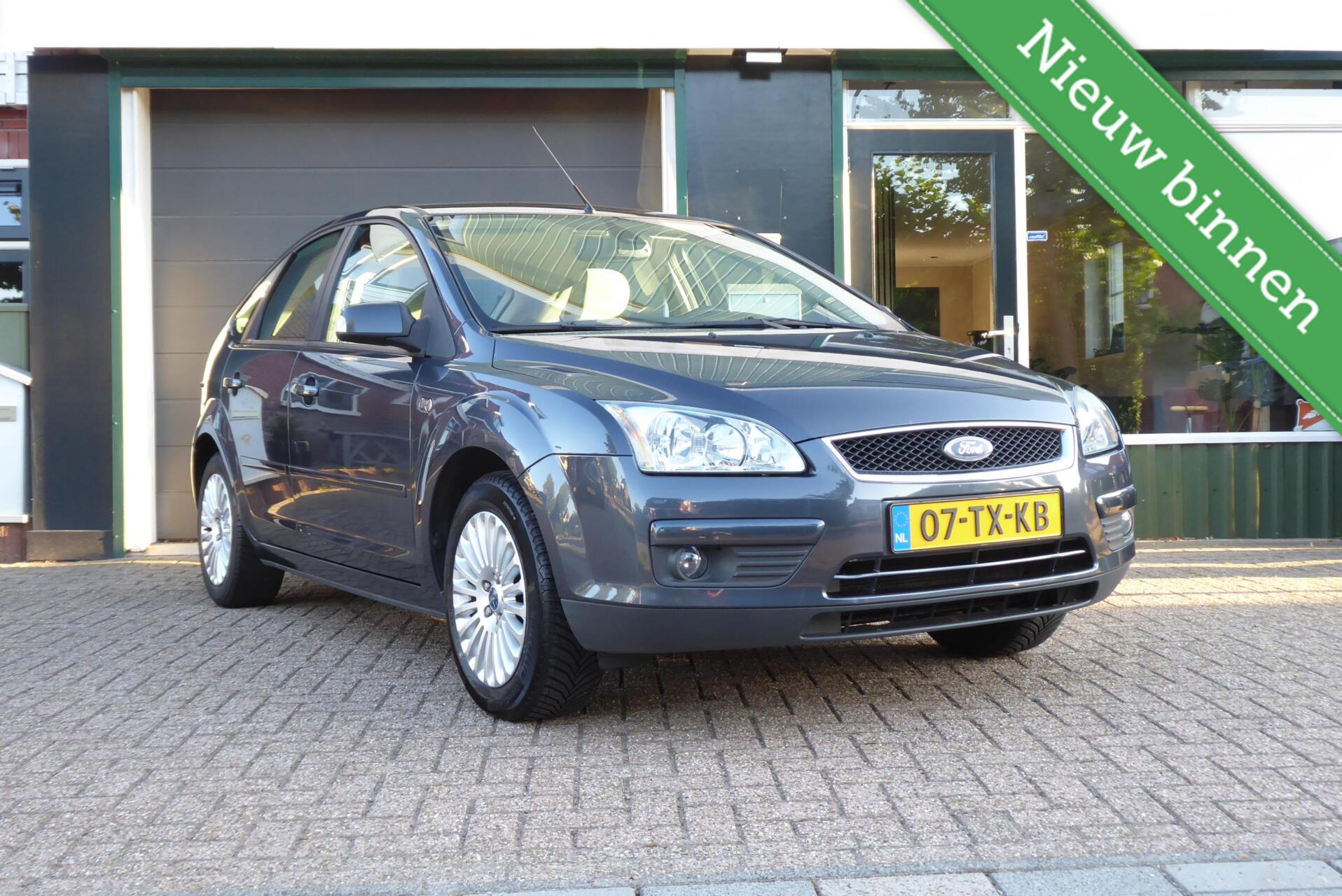 Ford Focus 1.6-16V Ghia, 2007, Dealer onderhouden, 177154 km 2007 - voorkant