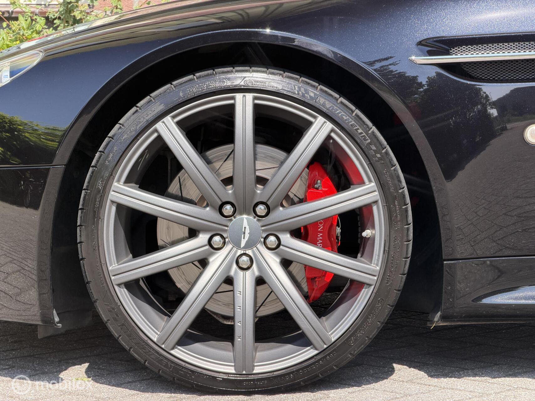 Foto van Aston Martin V8 Vantage