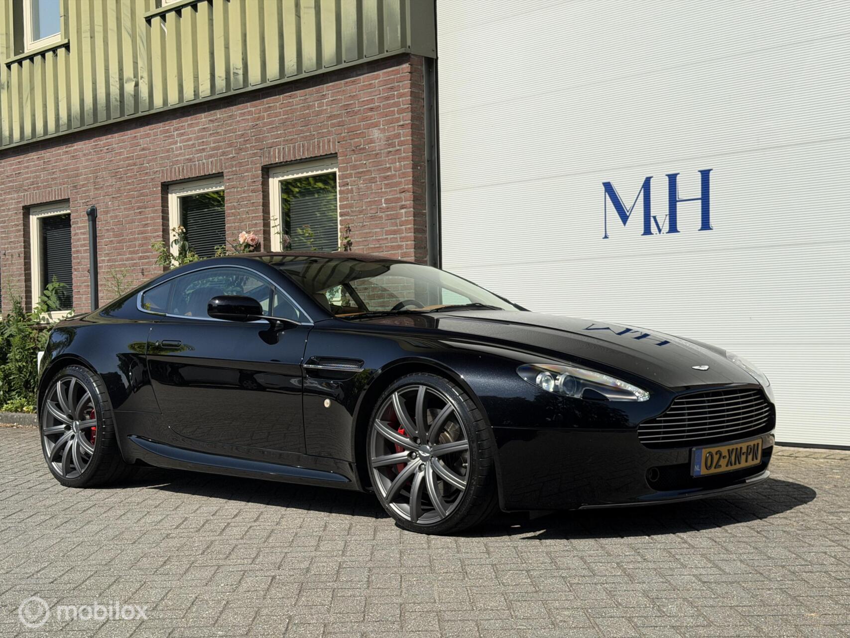 Foto van Aston Martin V8 Vantage