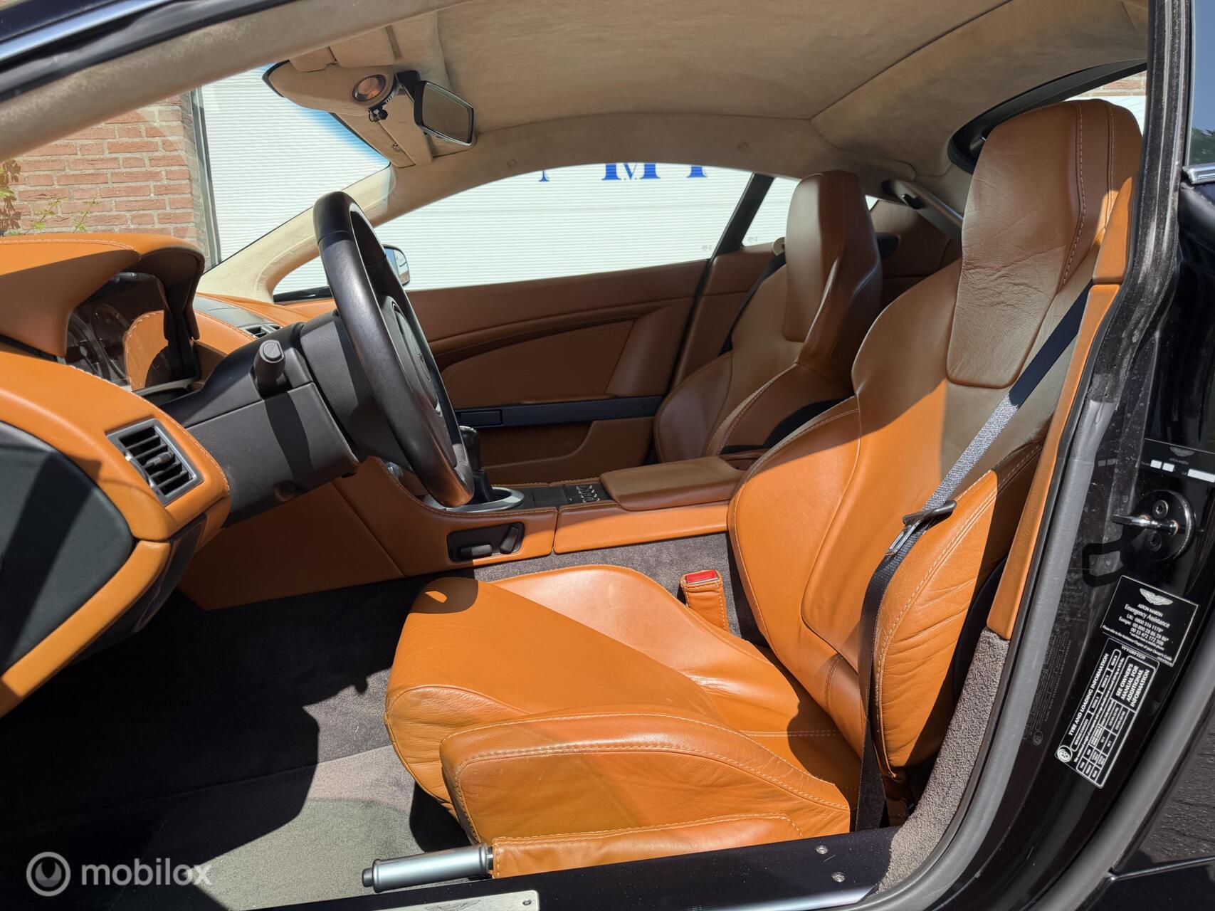 Foto van Aston Martin V8 Vantage