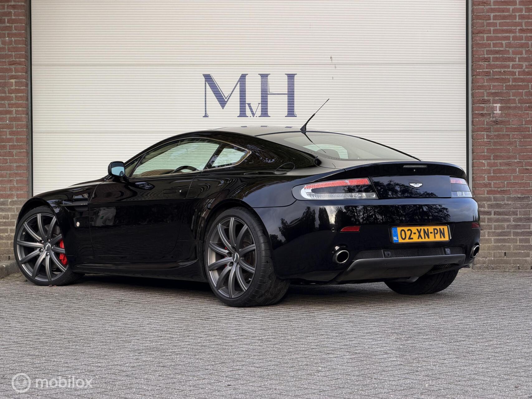 Foto van Aston Martin V8 Vantage