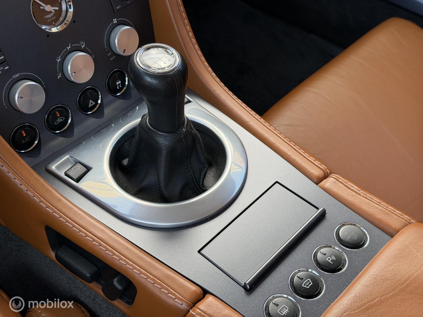 Foto van Aston Martin V8 Vantage