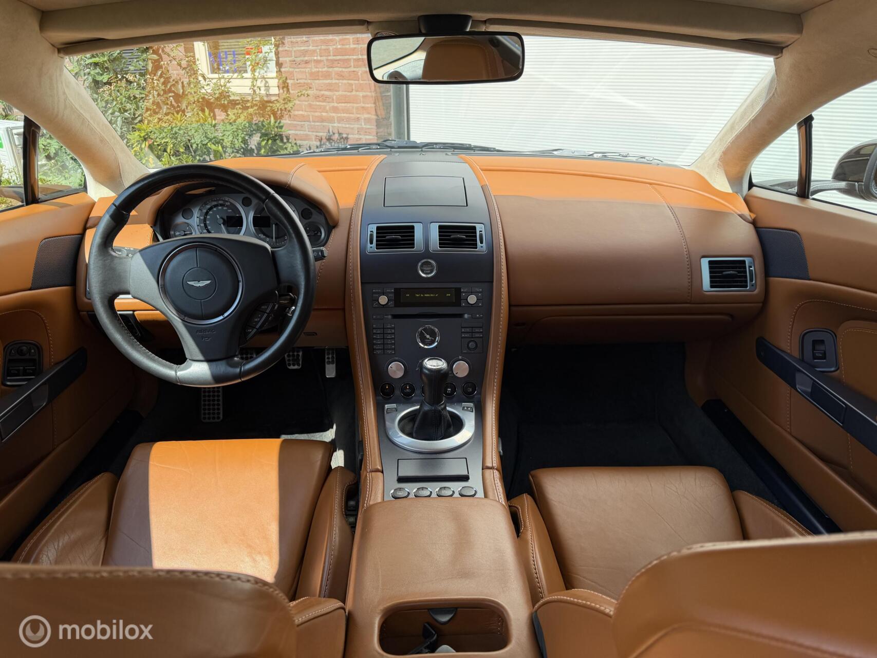 Foto van Aston Martin V8 Vantage