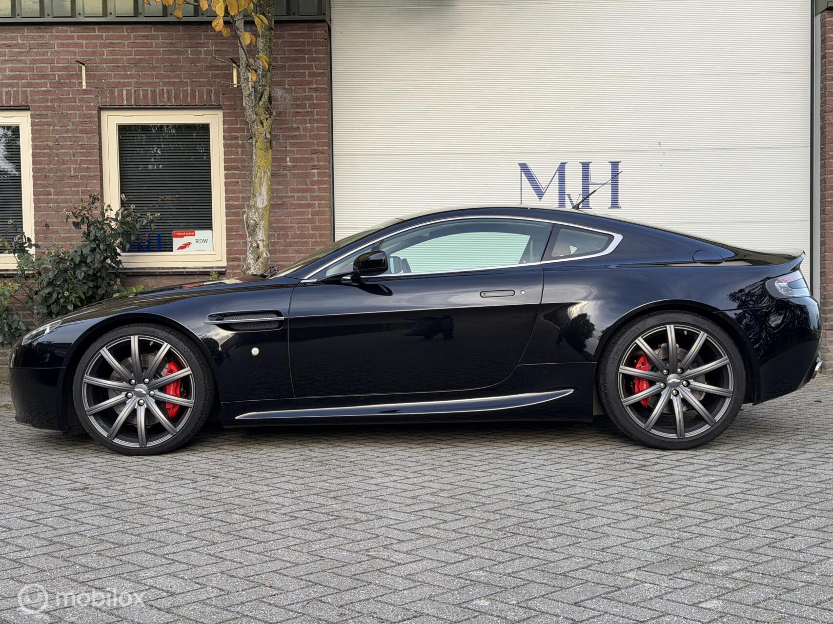 Foto van Aston Martin V8 Vantage